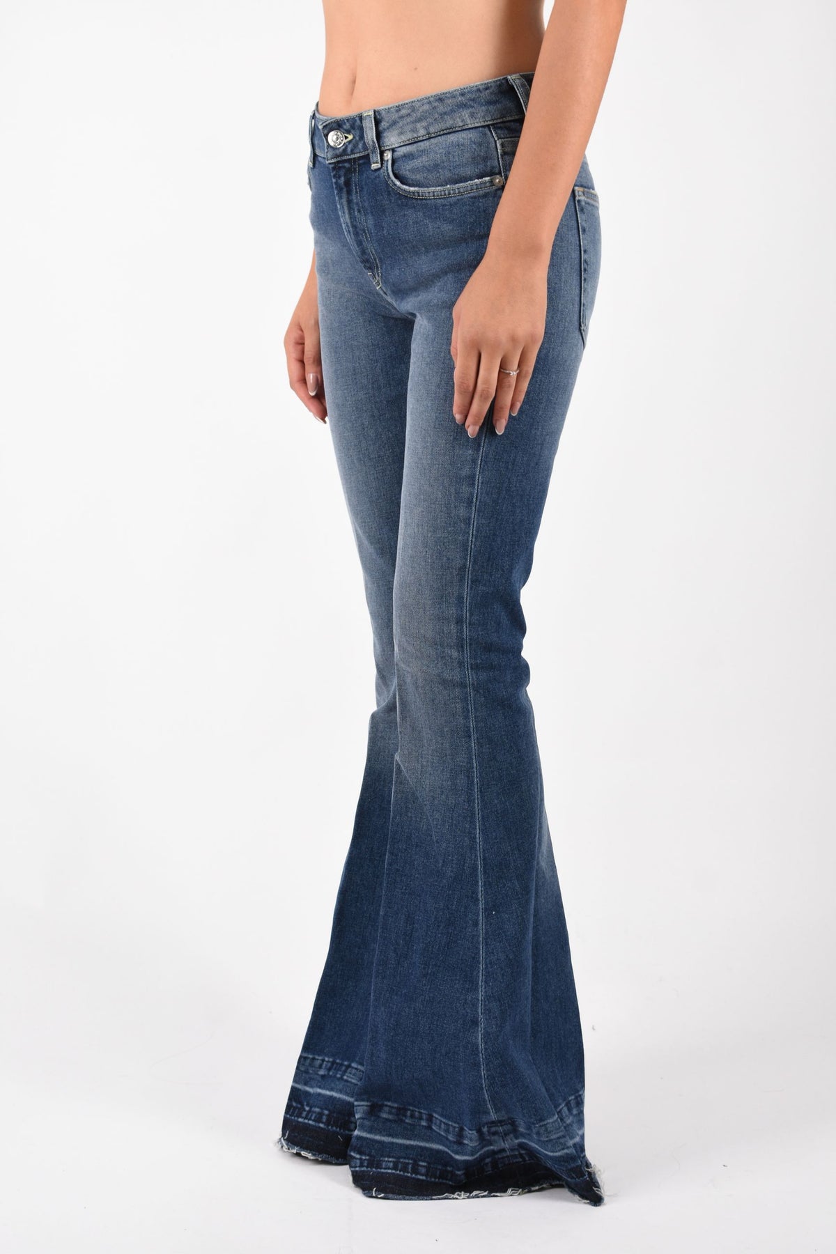 Jeans Karen super skinny bootcut DP858DSK340DMV6O