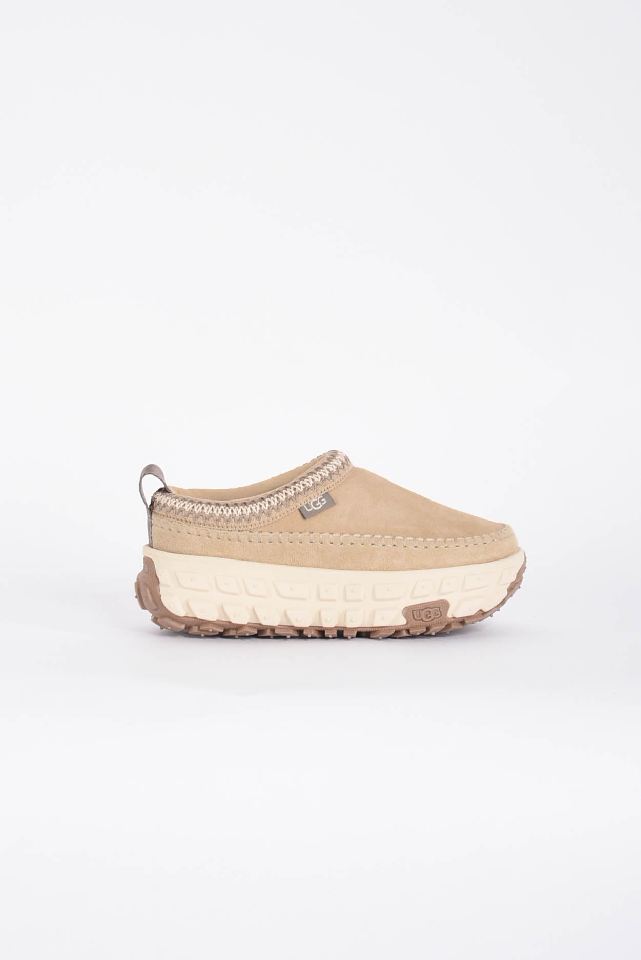 Slip on venture daze