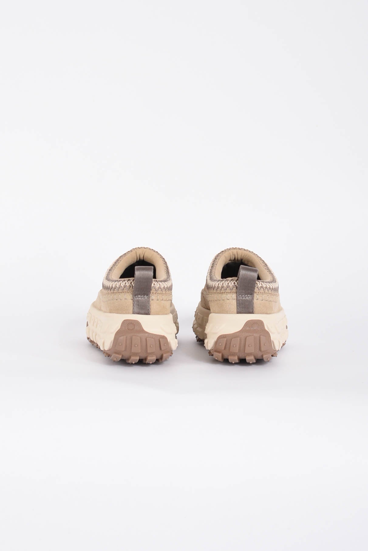 Slip on venture daze