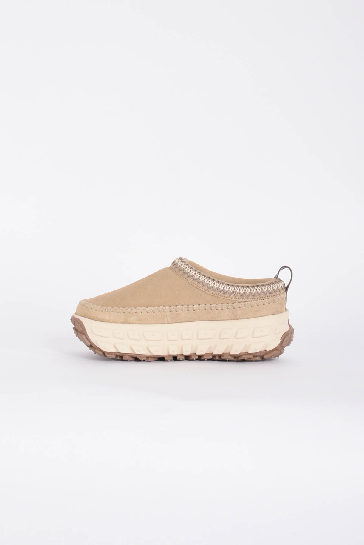 Slip on venture daze