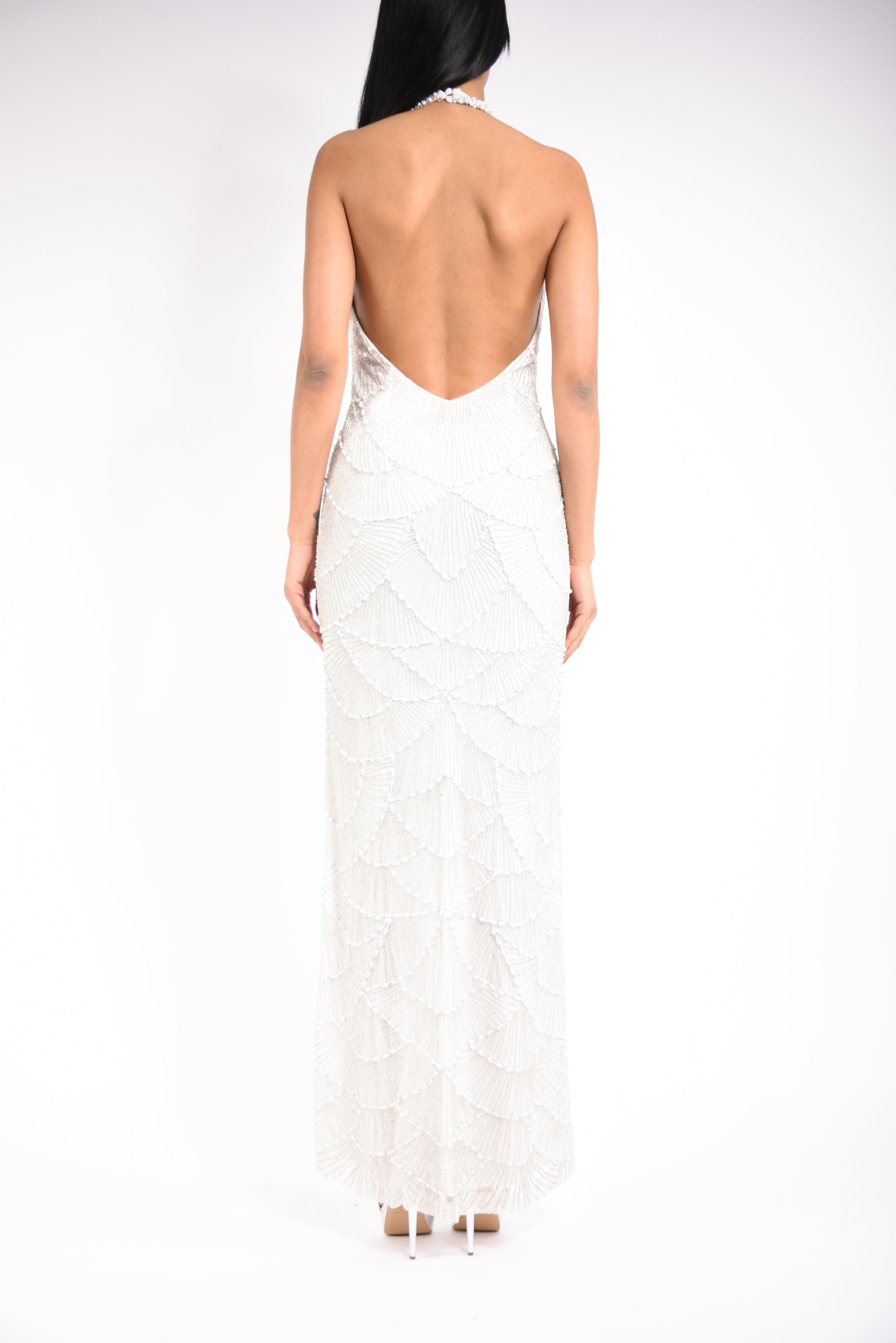 abito lungo con ricami