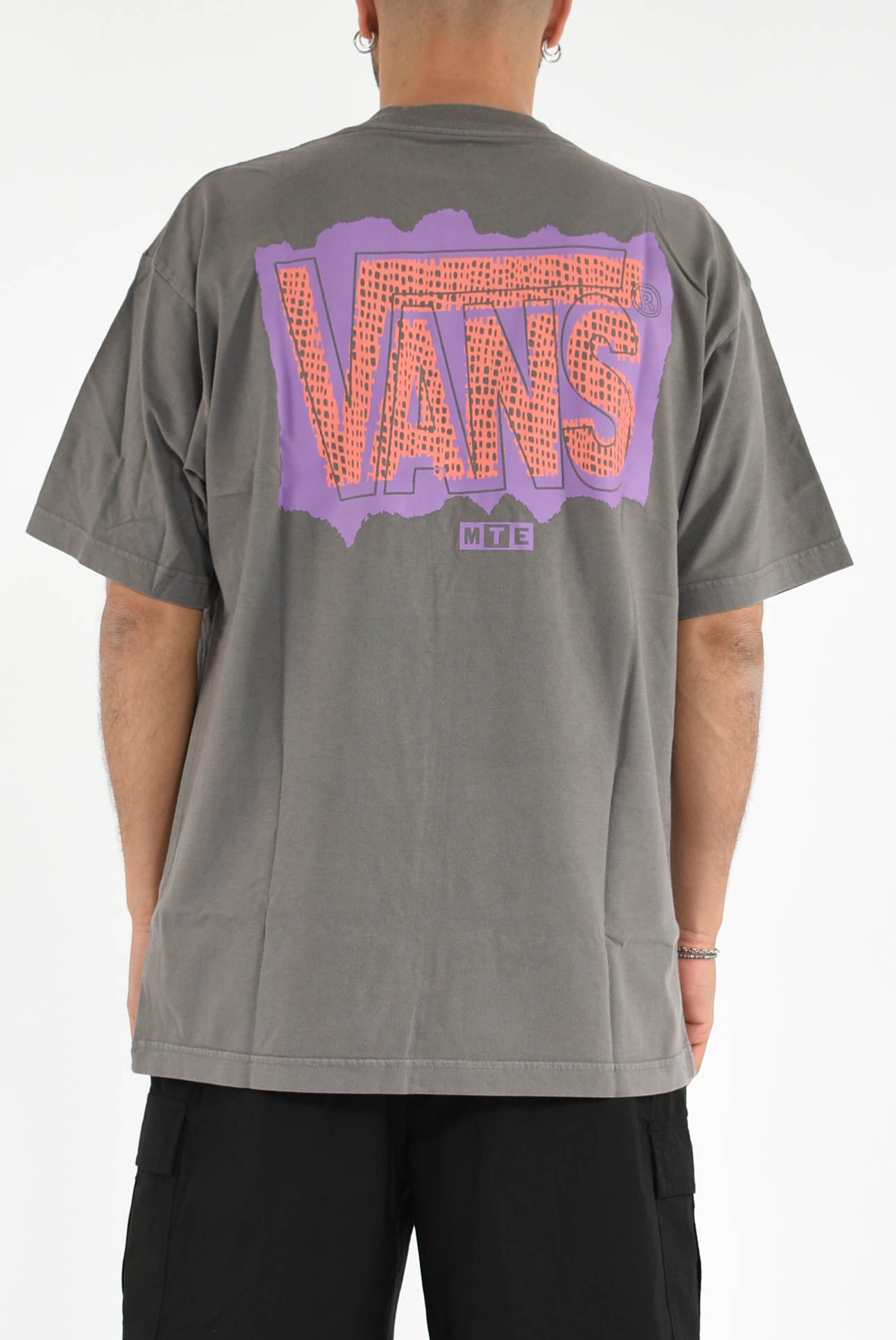 T-shirt off grid