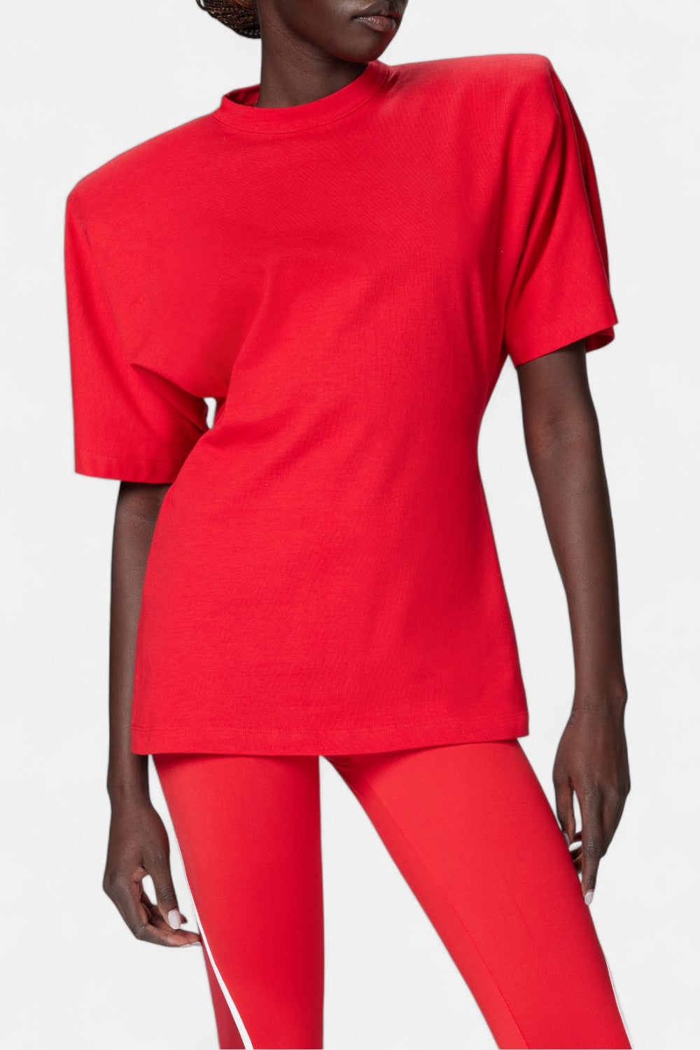 t-shirt con spalle imbottite modello dylan