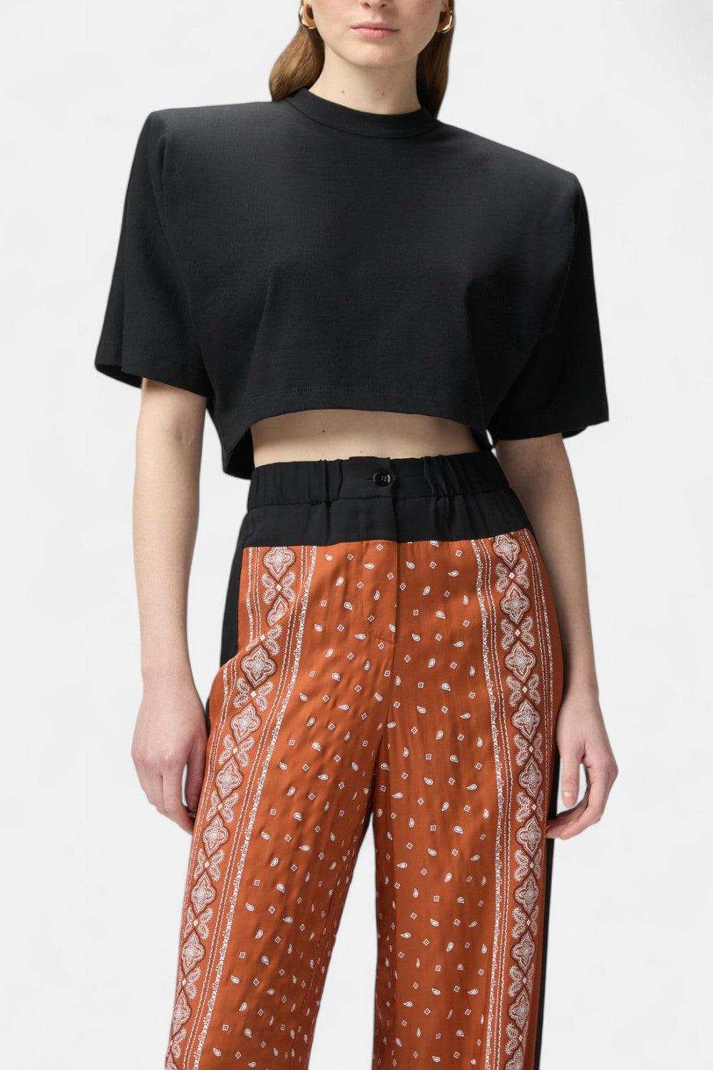 t-shirt crop modello manny