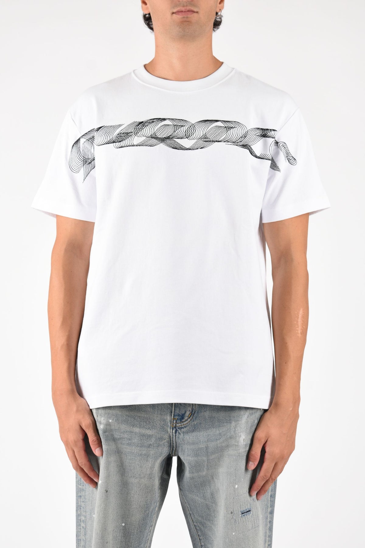 T-shirt con ricamo