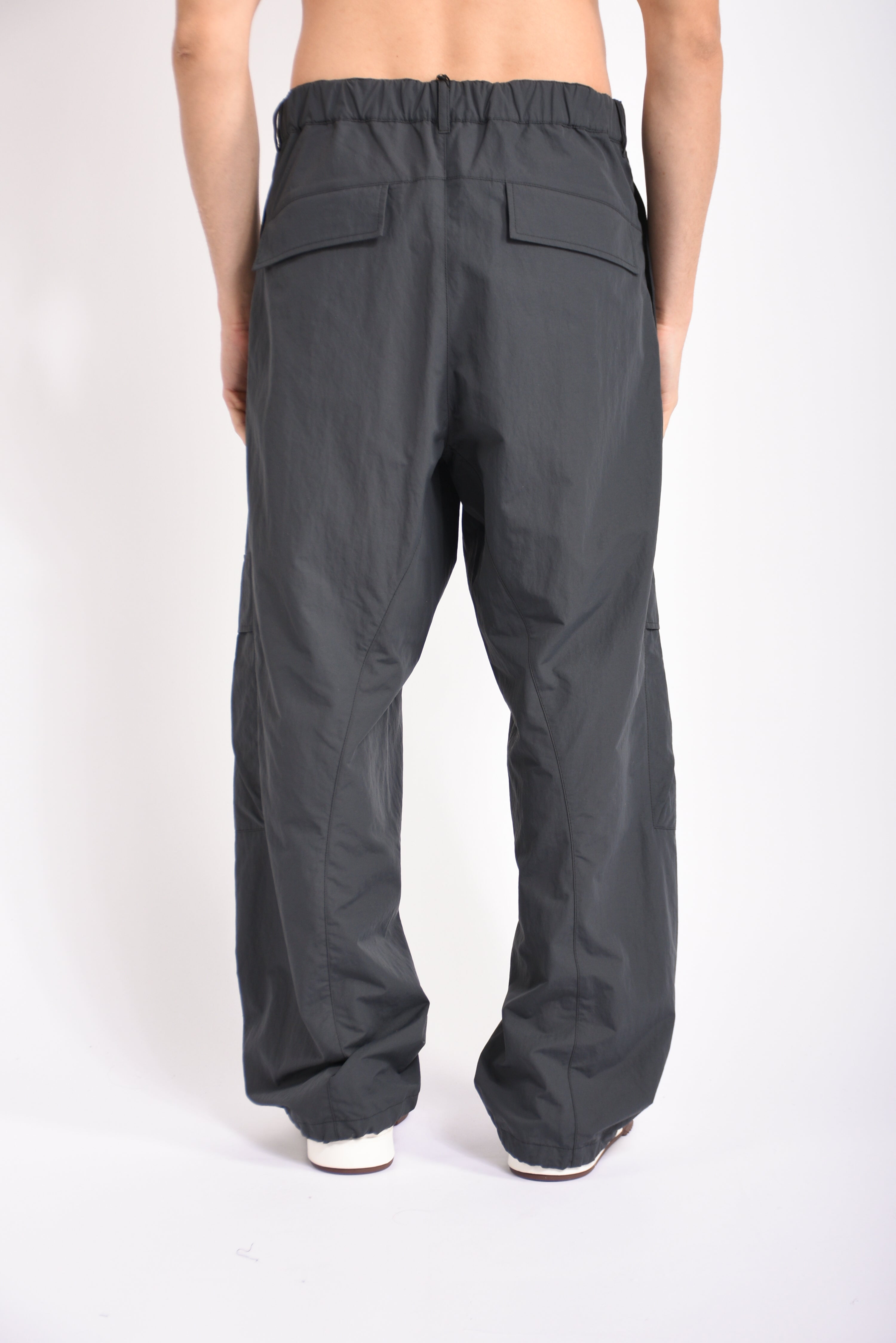 Pantaloni cargo in nylon