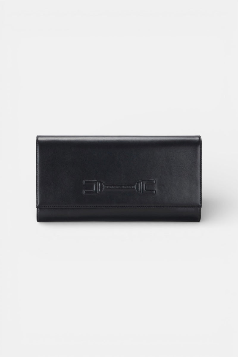 pochette con logo embossed