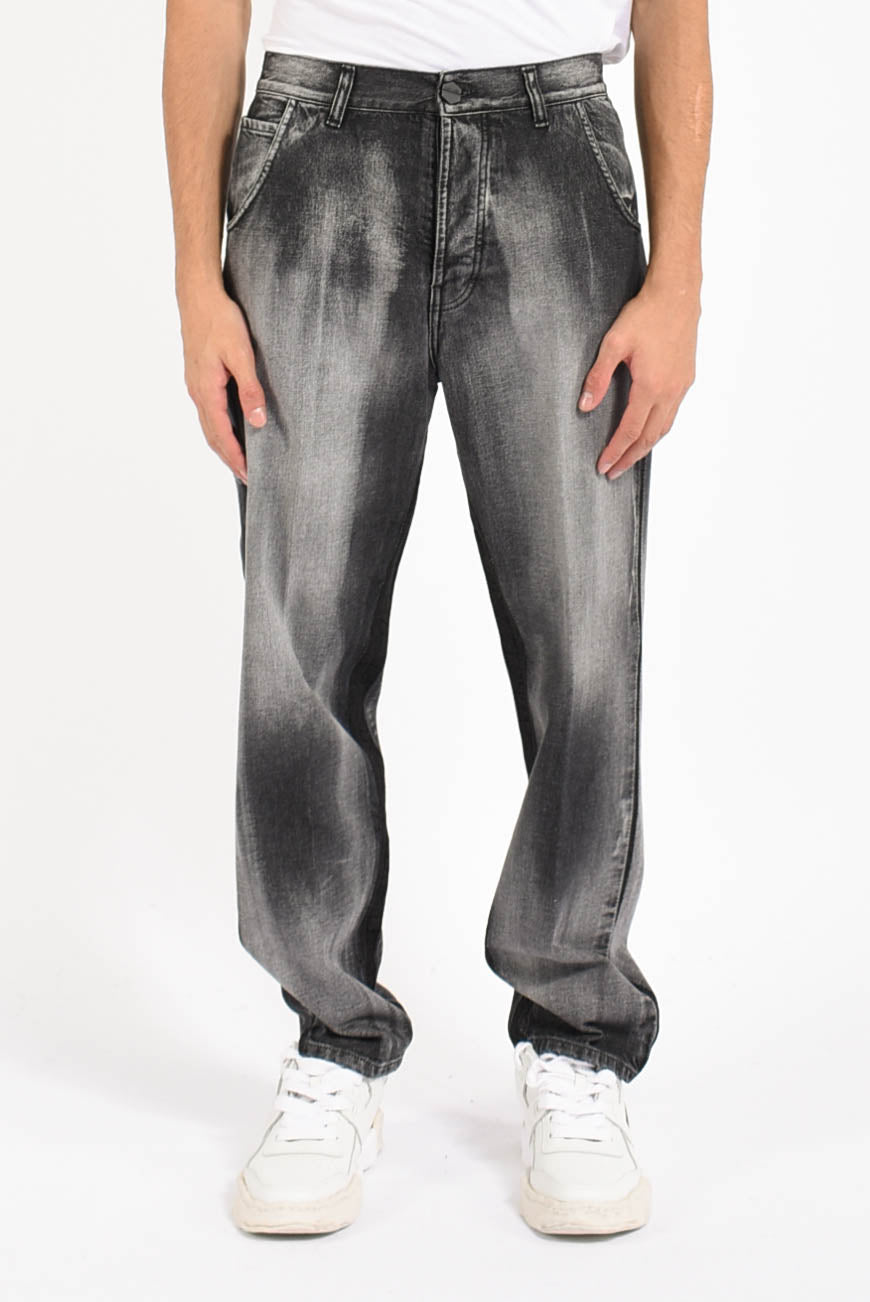 Jeans worker
