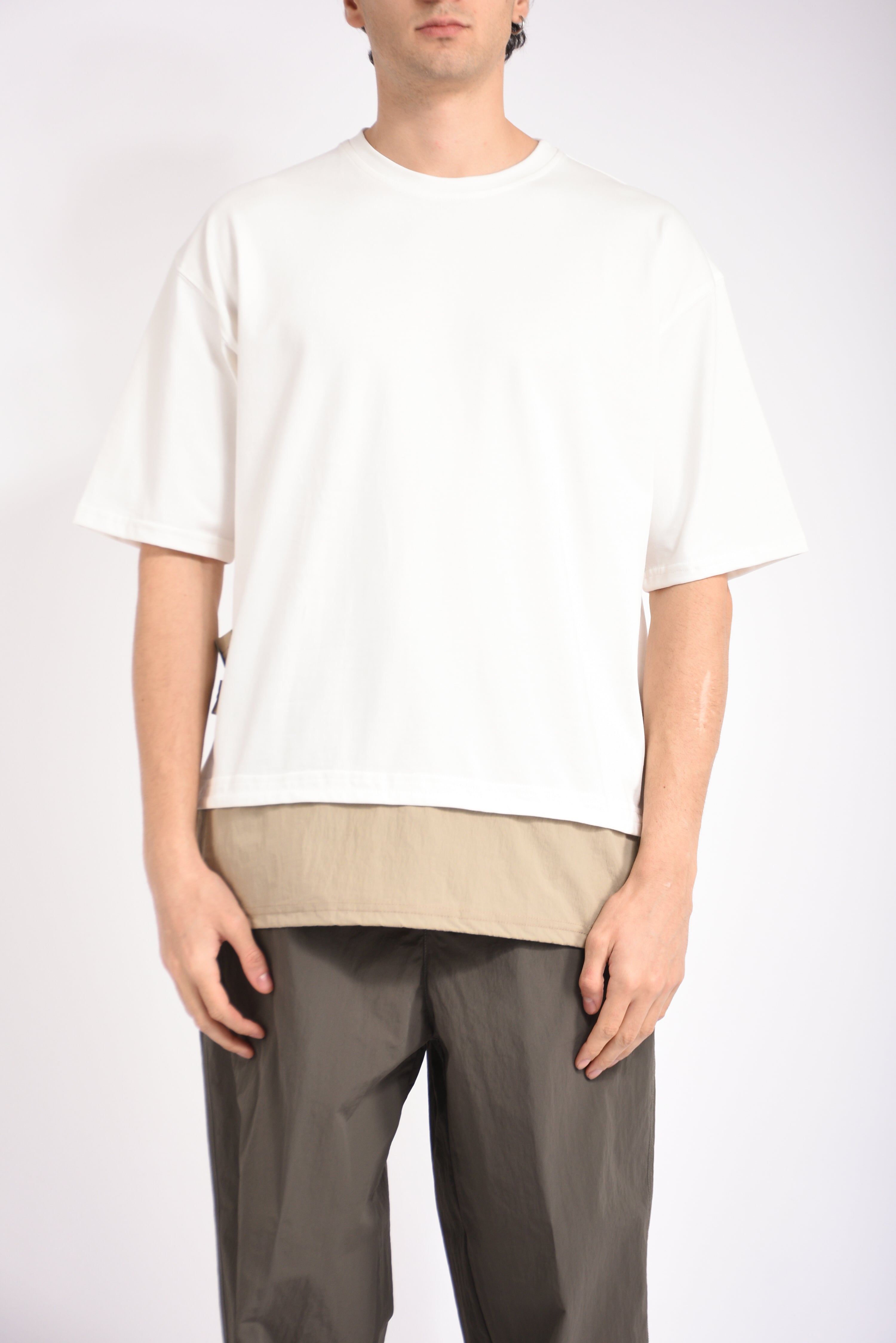 T-shirt con dettaglio in popeline