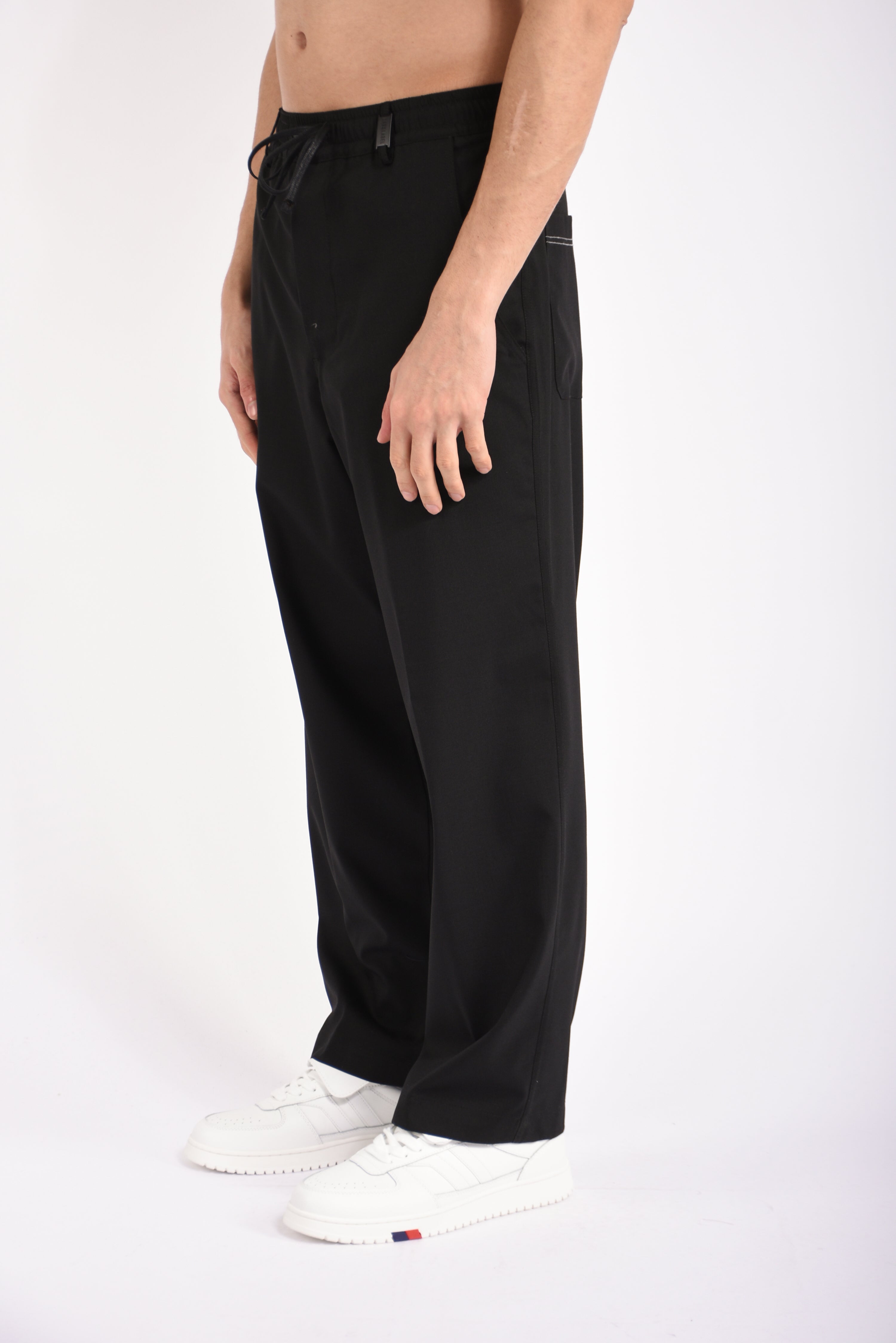 Pantaloni fondo largo in fresco lana