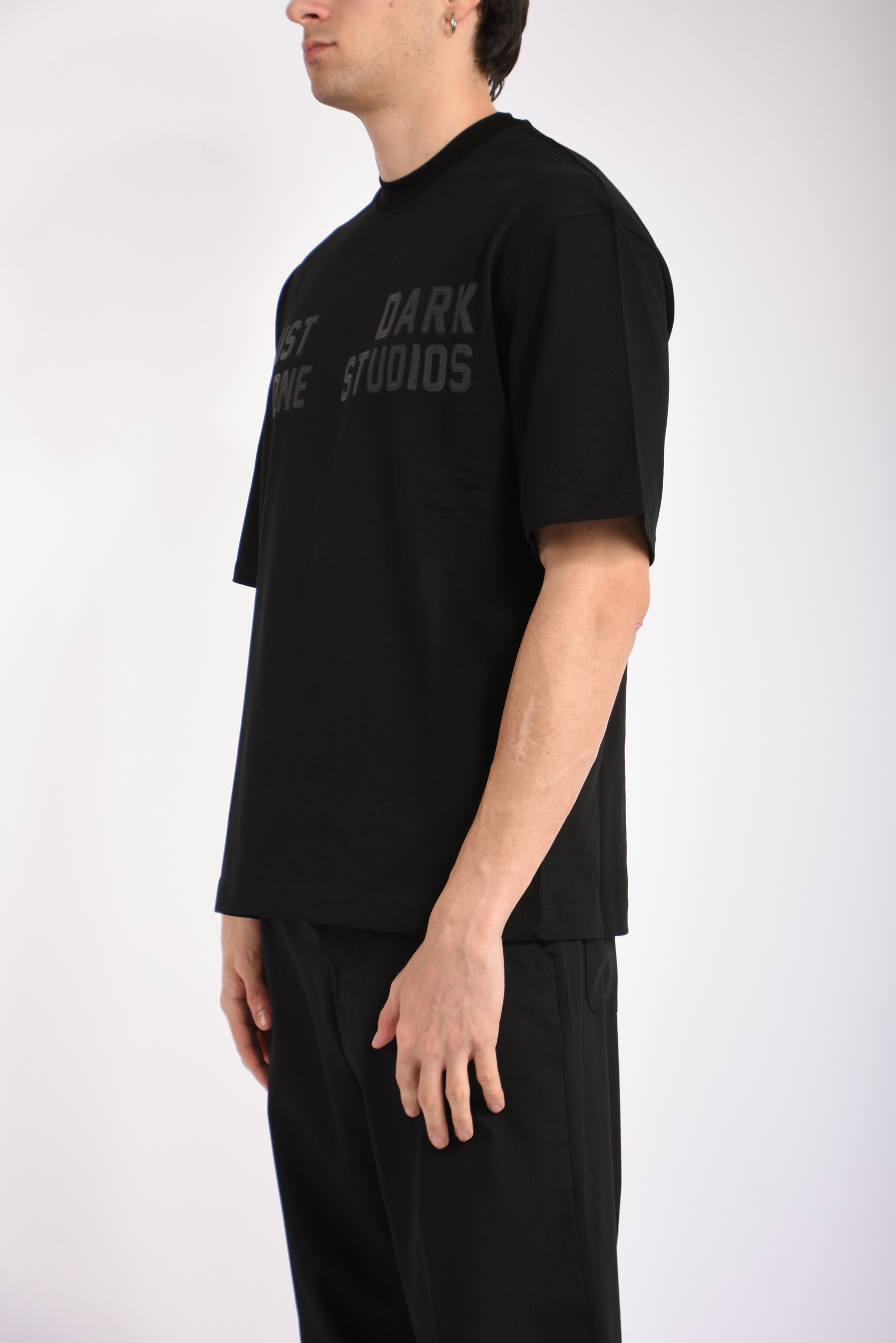 T-shirt trust no one