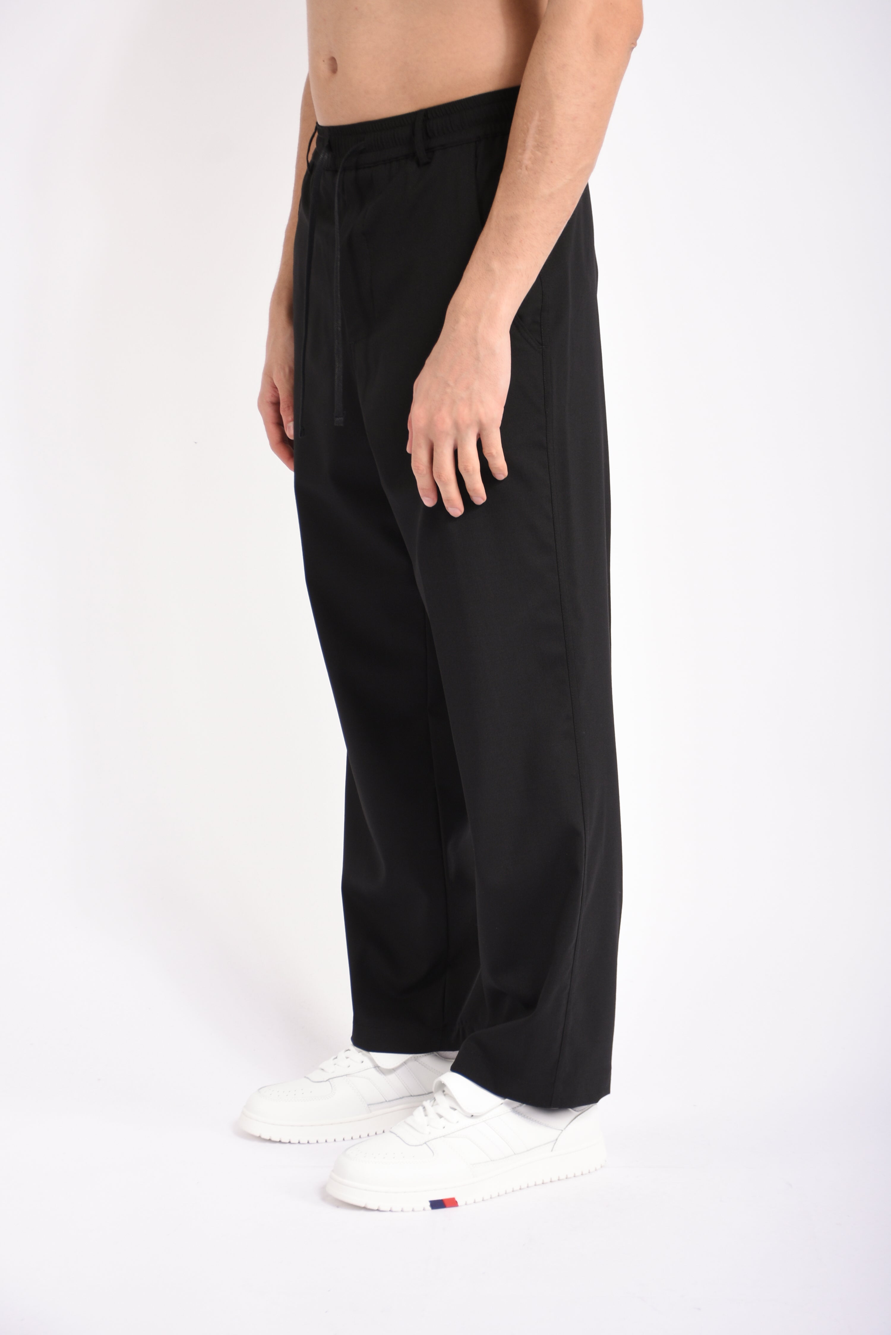 Pantaloni in fresco lana