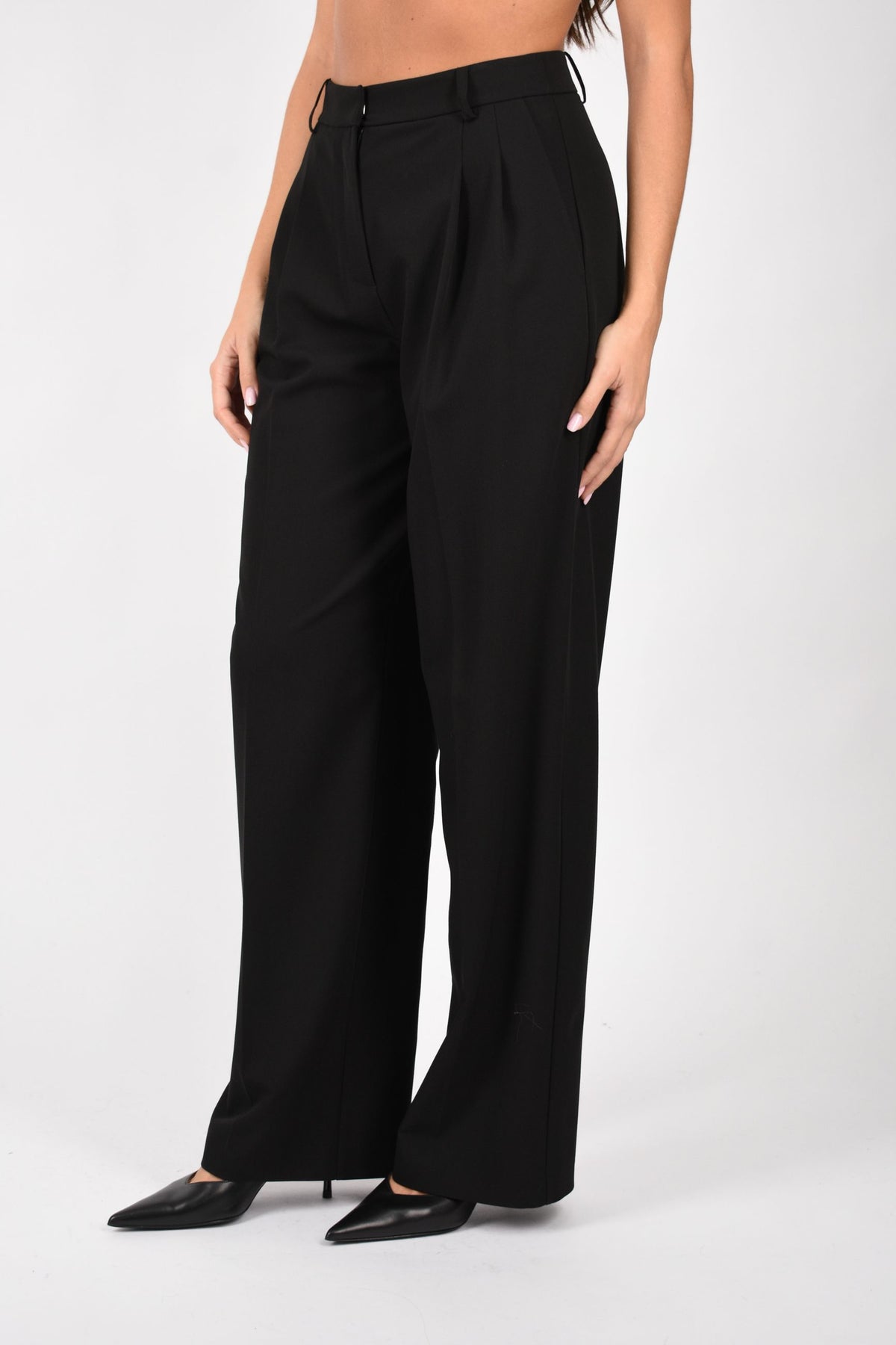 Pantaloni fluidi in gabardina 2P0112A498