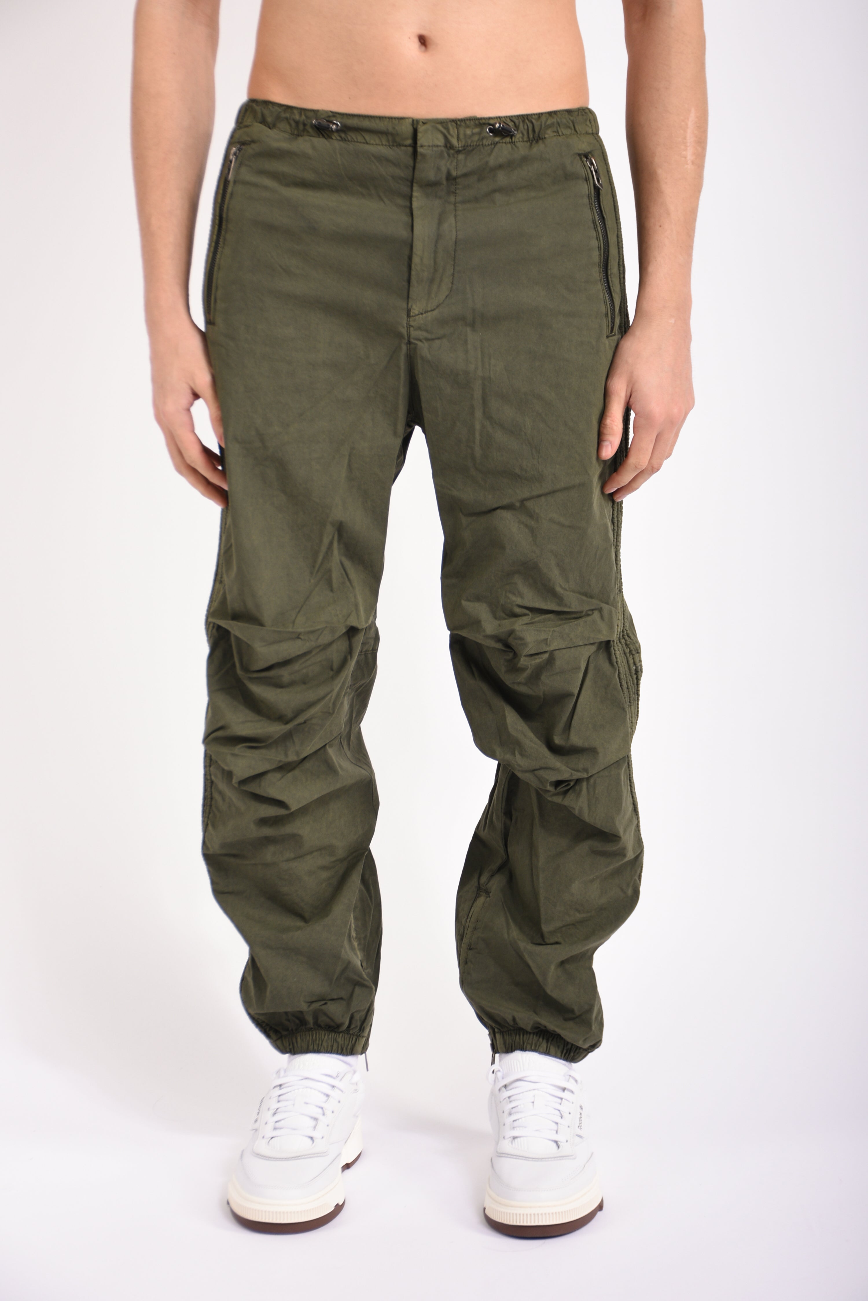 Pantaloni cargo