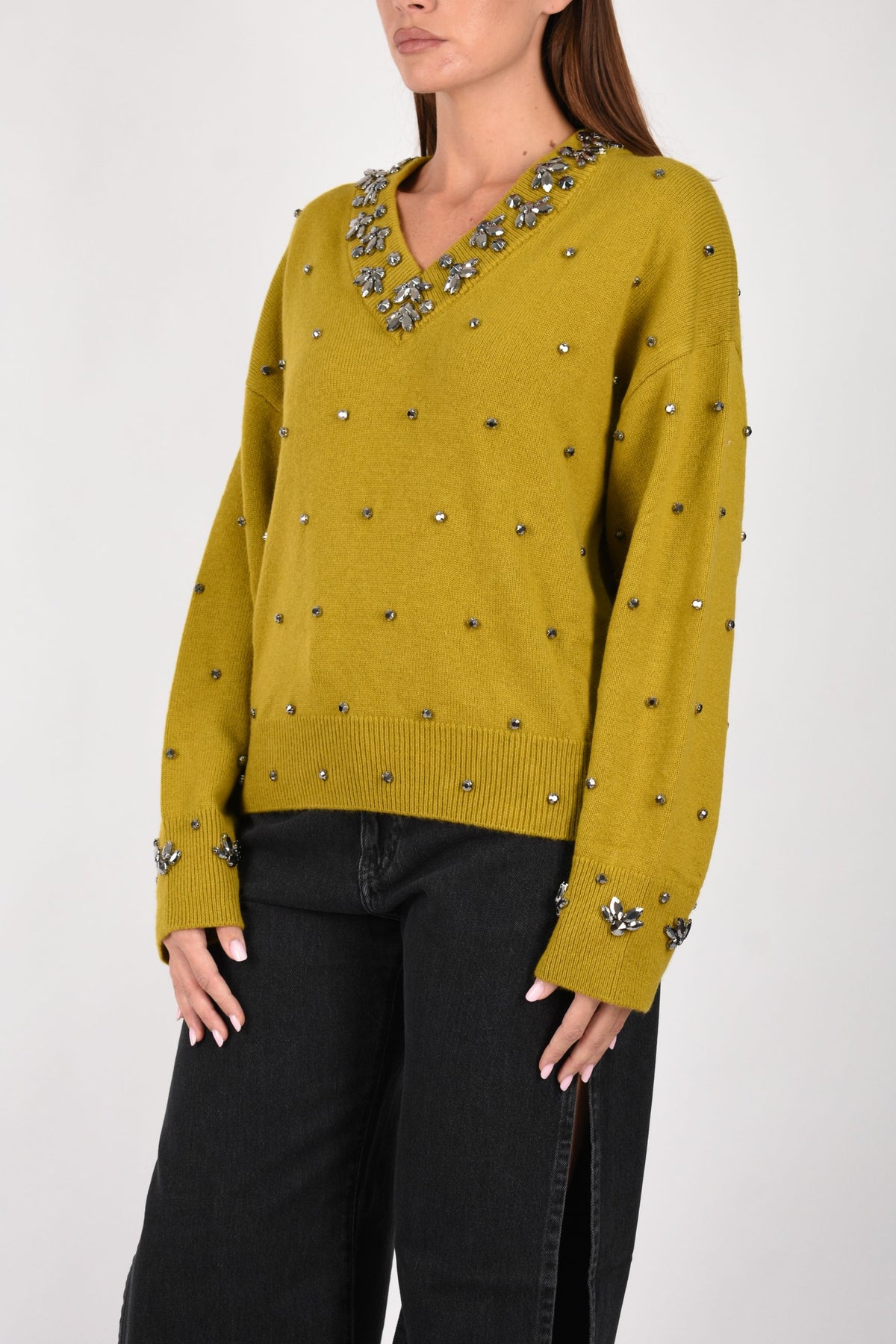 Maglia in lana e cashmere con applicazioni gioiello 107878A3P5