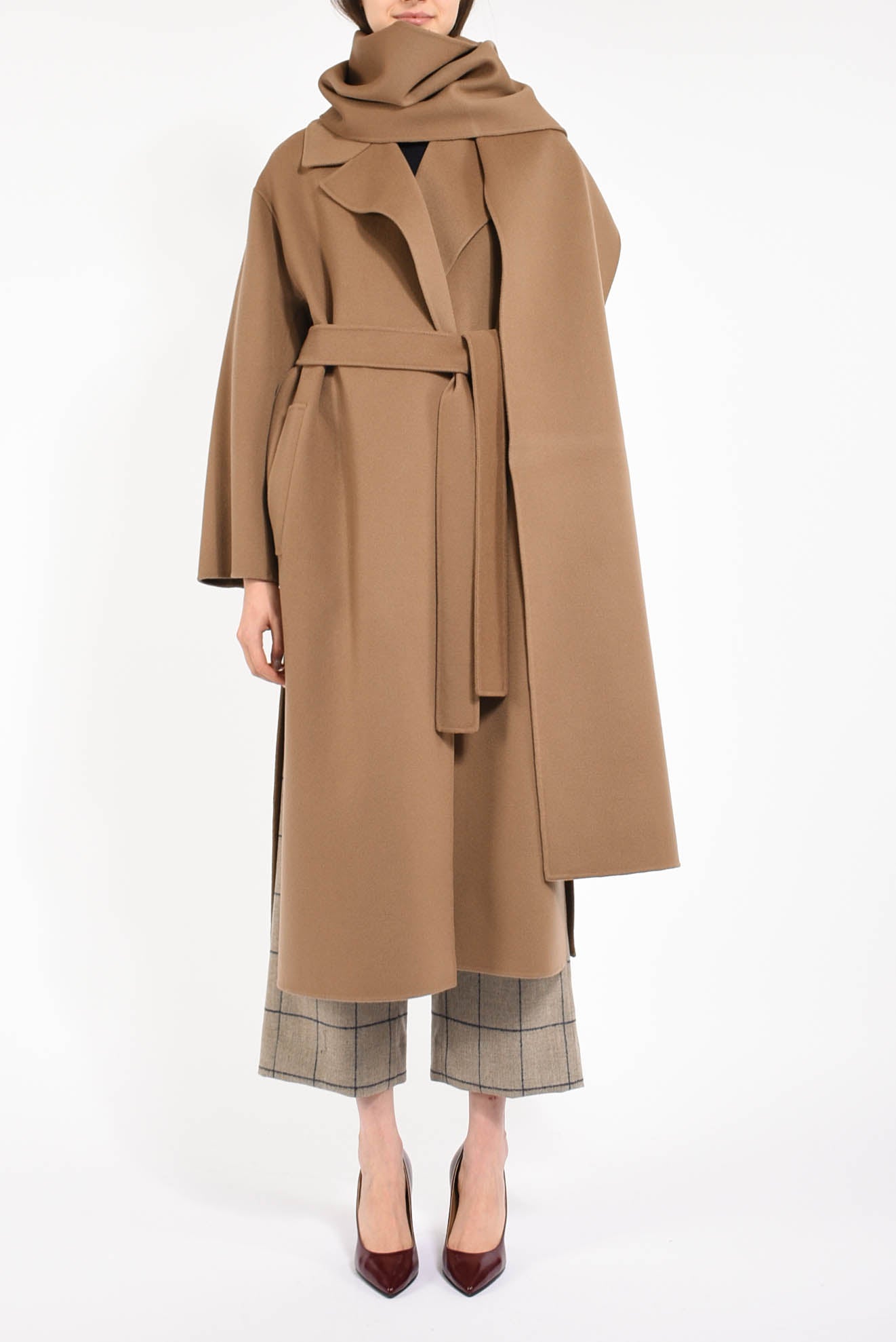 cappotto a vestaglia in lana modello cuore