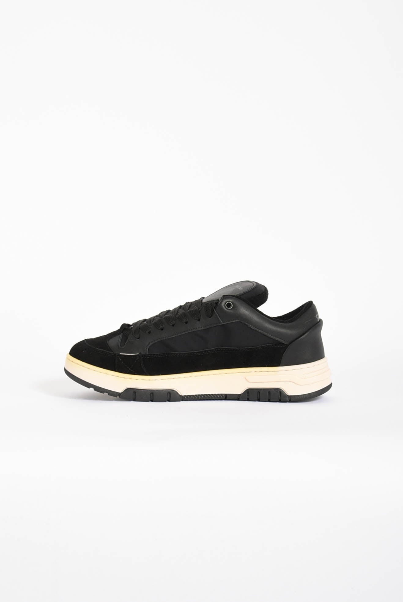 Sneakers model 1 cut sporty