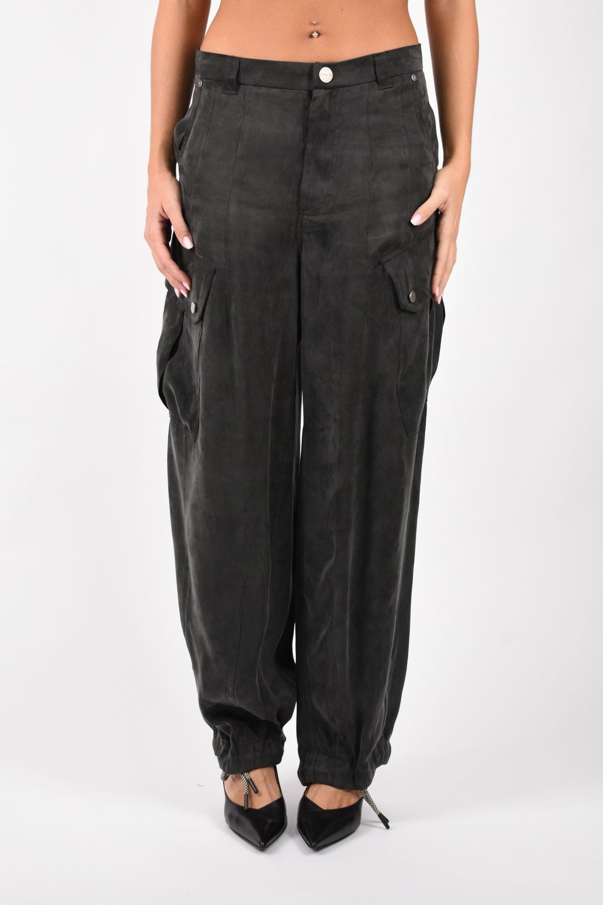Pantaloni Cargo  con finitura satinata 106444A3F8