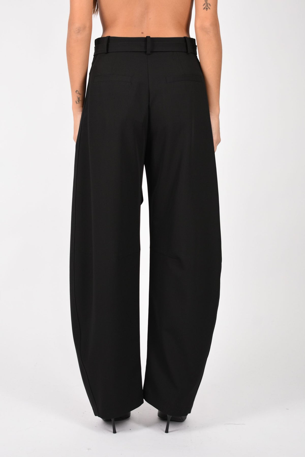 Pantaloni con cintura 107201A18E