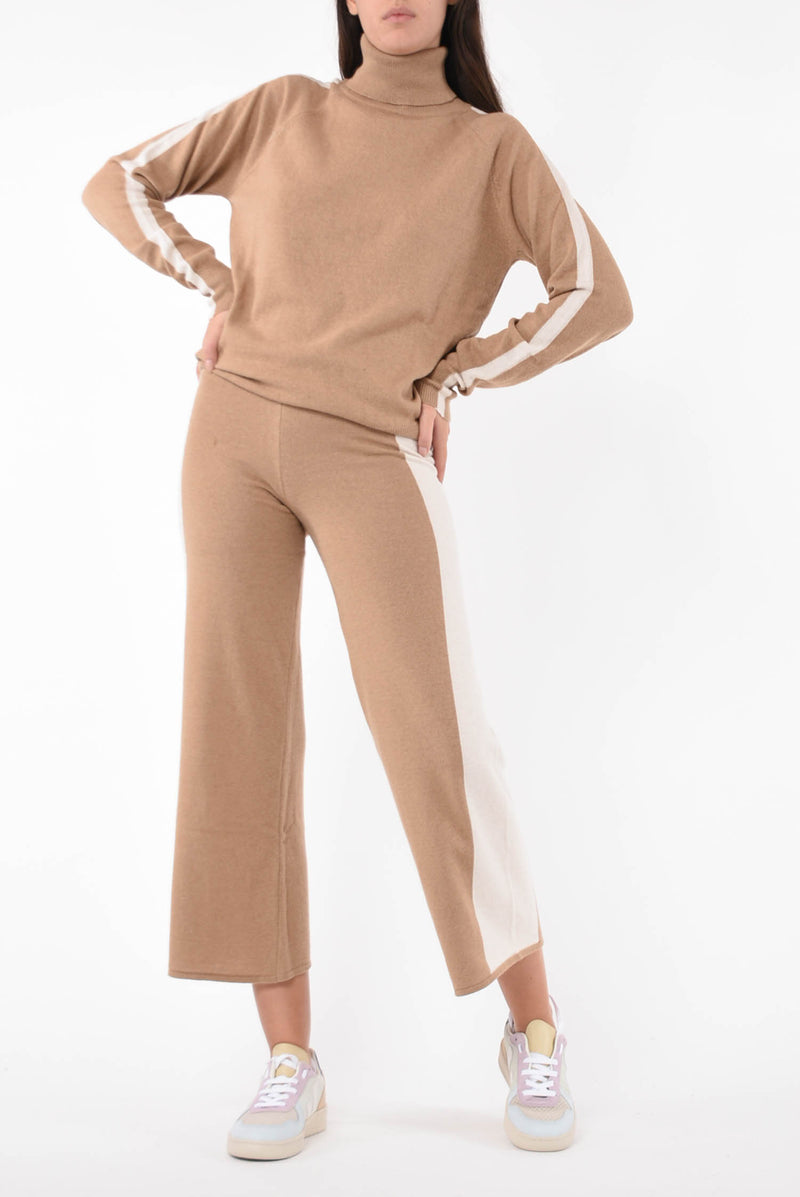 AKEP pantaloni in lana