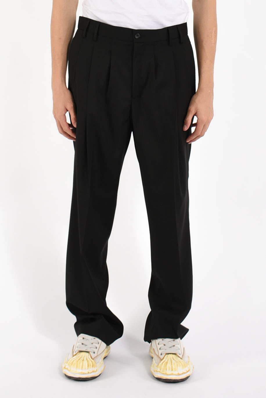 Pantaloni con pinces in fresco lana