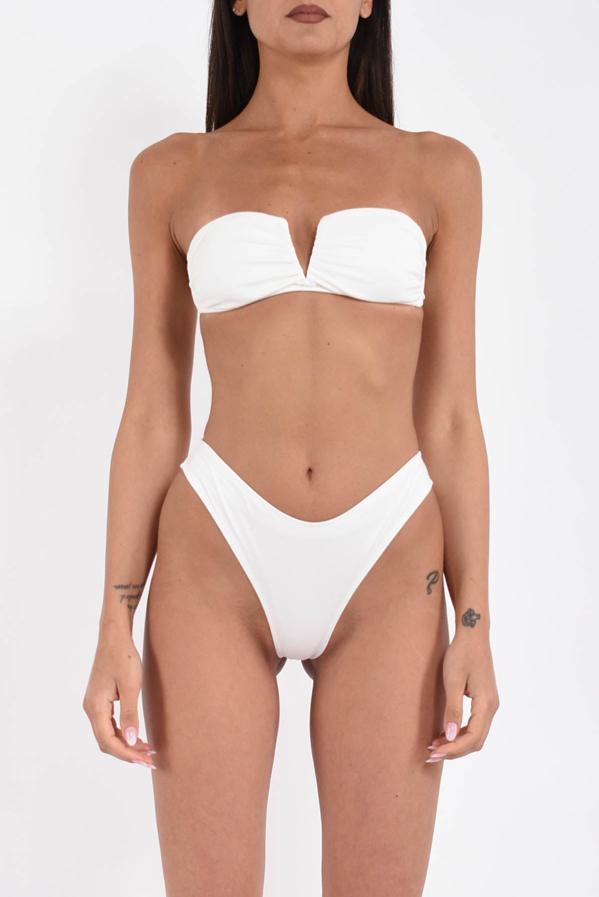 bikini a fascia con ferretto e slip americano