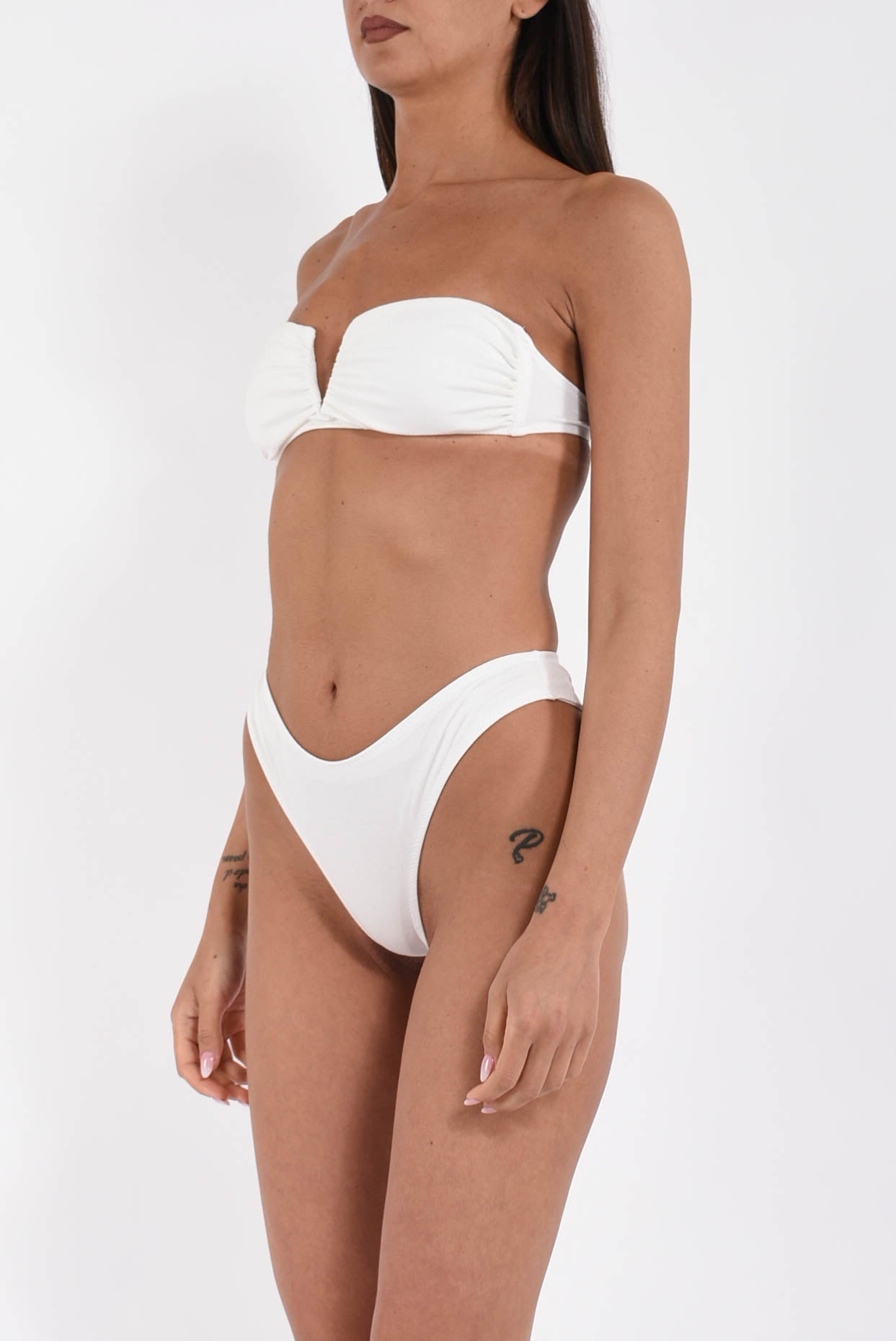 bikini a fascia con ferretto e slip americano