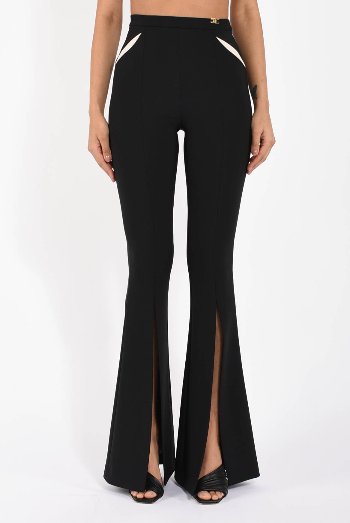 Pantaloni in crêpe leggero con cut-out e spacchi