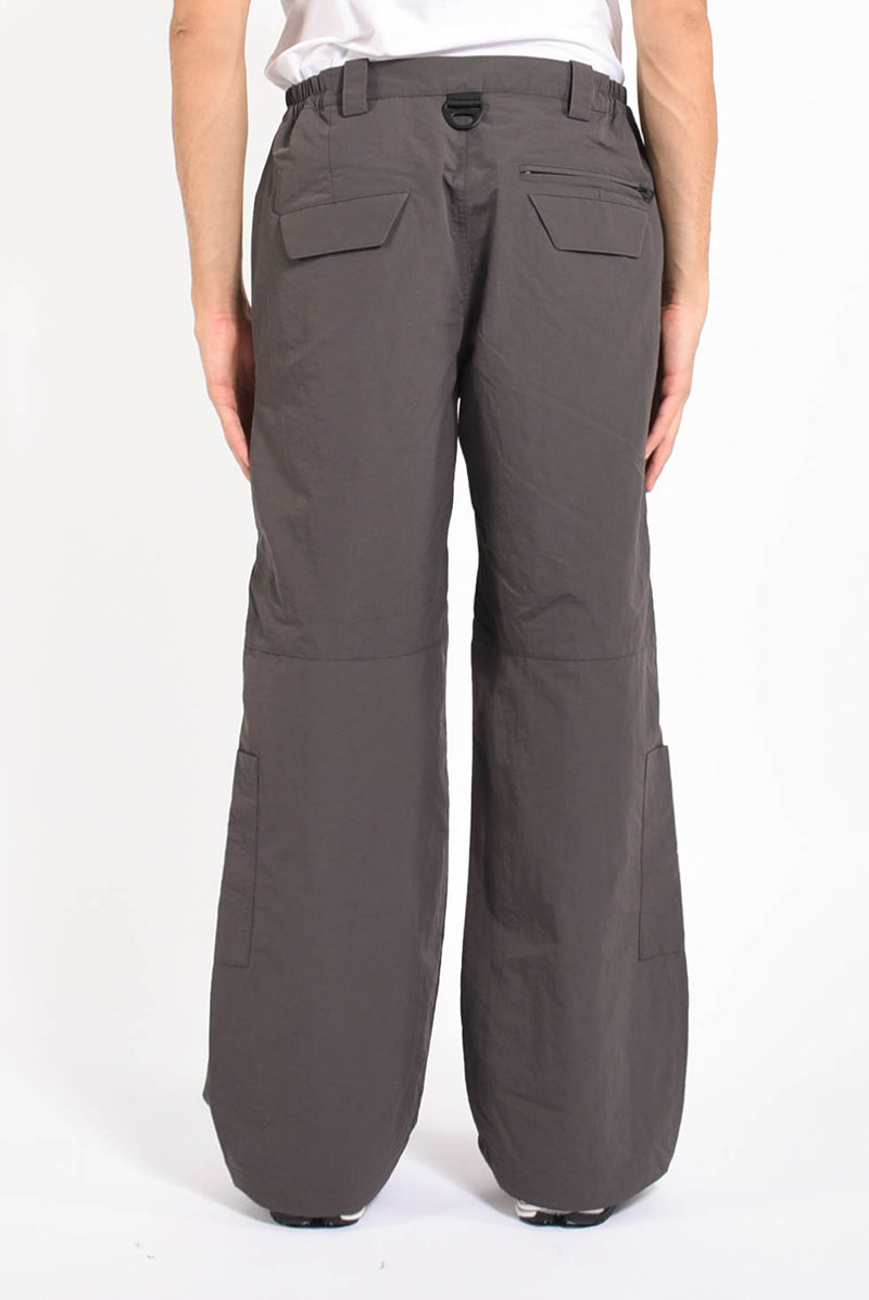 Pantaloni cargo in nylon
