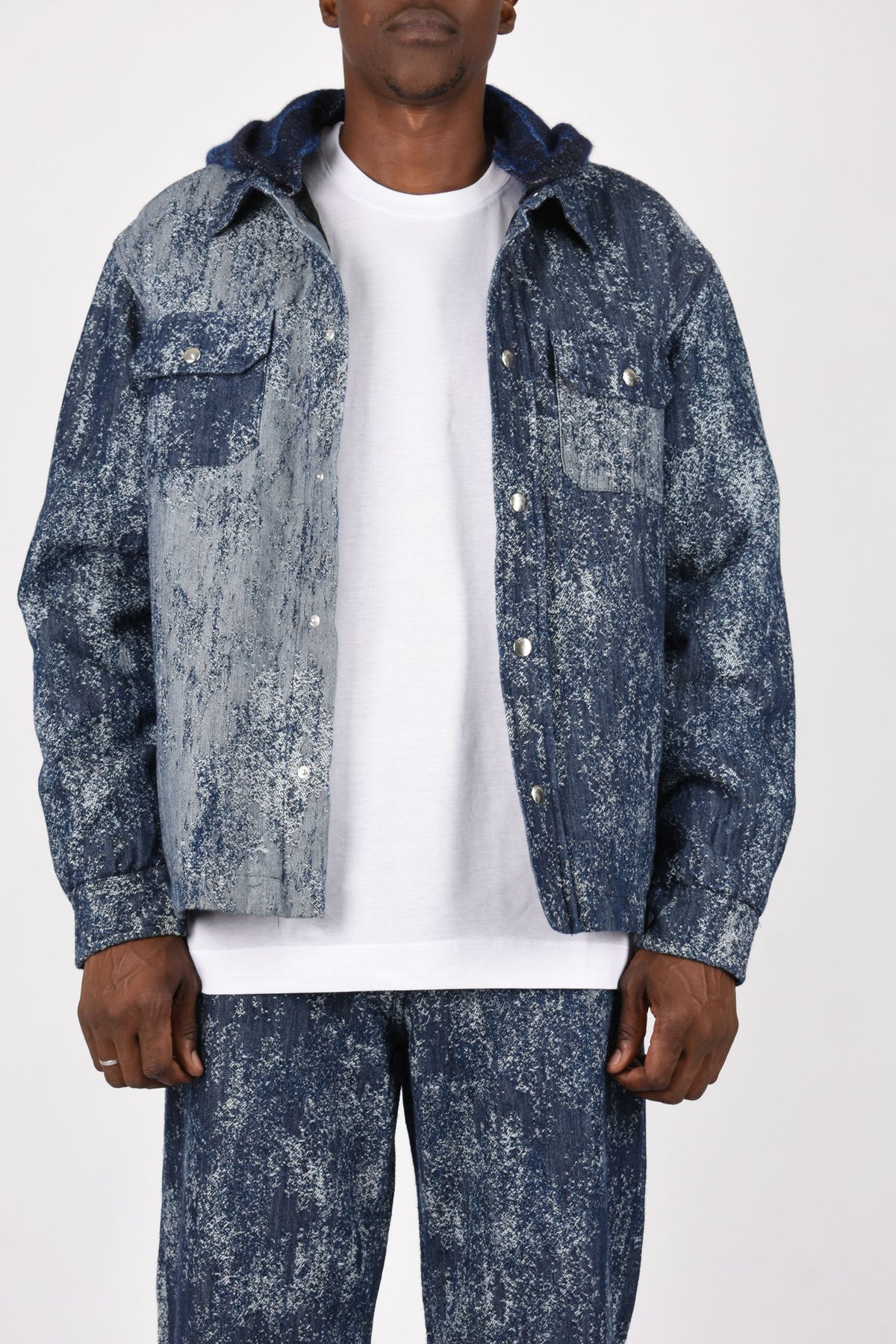 Overshirt in jacquard denim F6LAMASI096