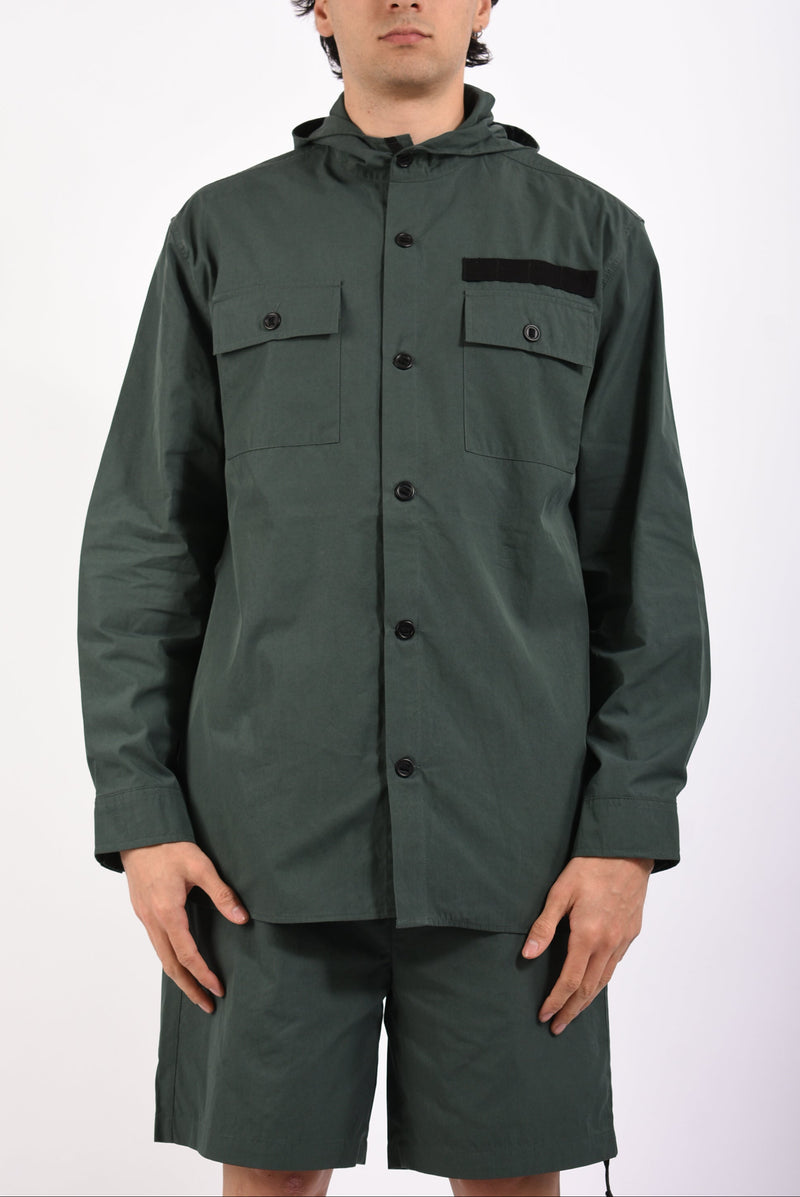 camicia con cappuccio