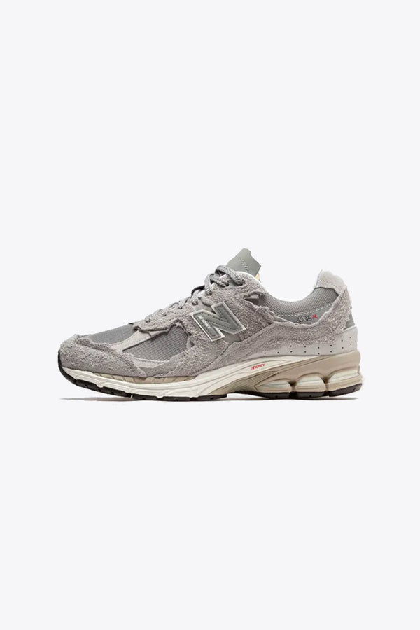 NEW BALANCE sneakers 2002R