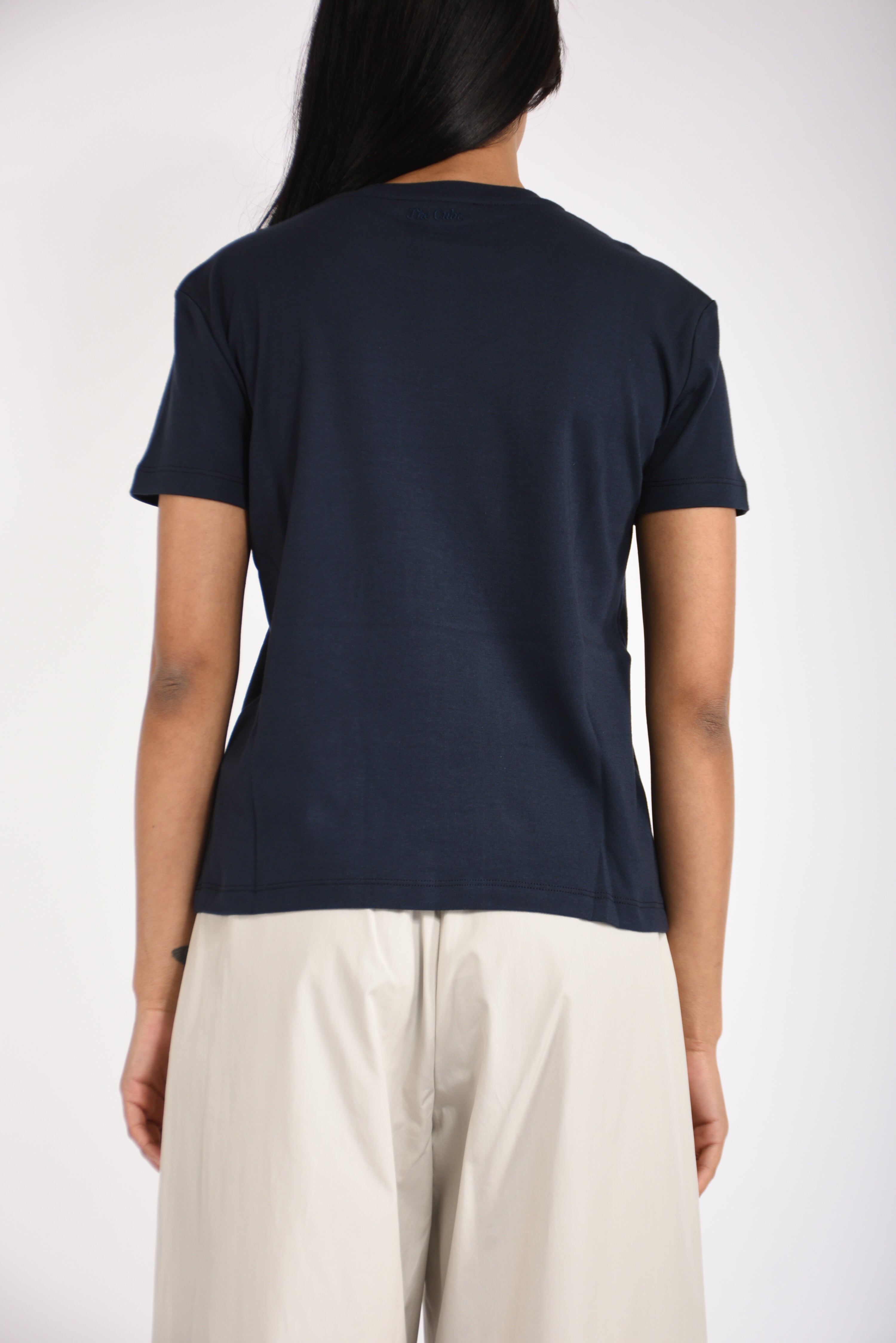 T-shirt in jersey con ricamo bella