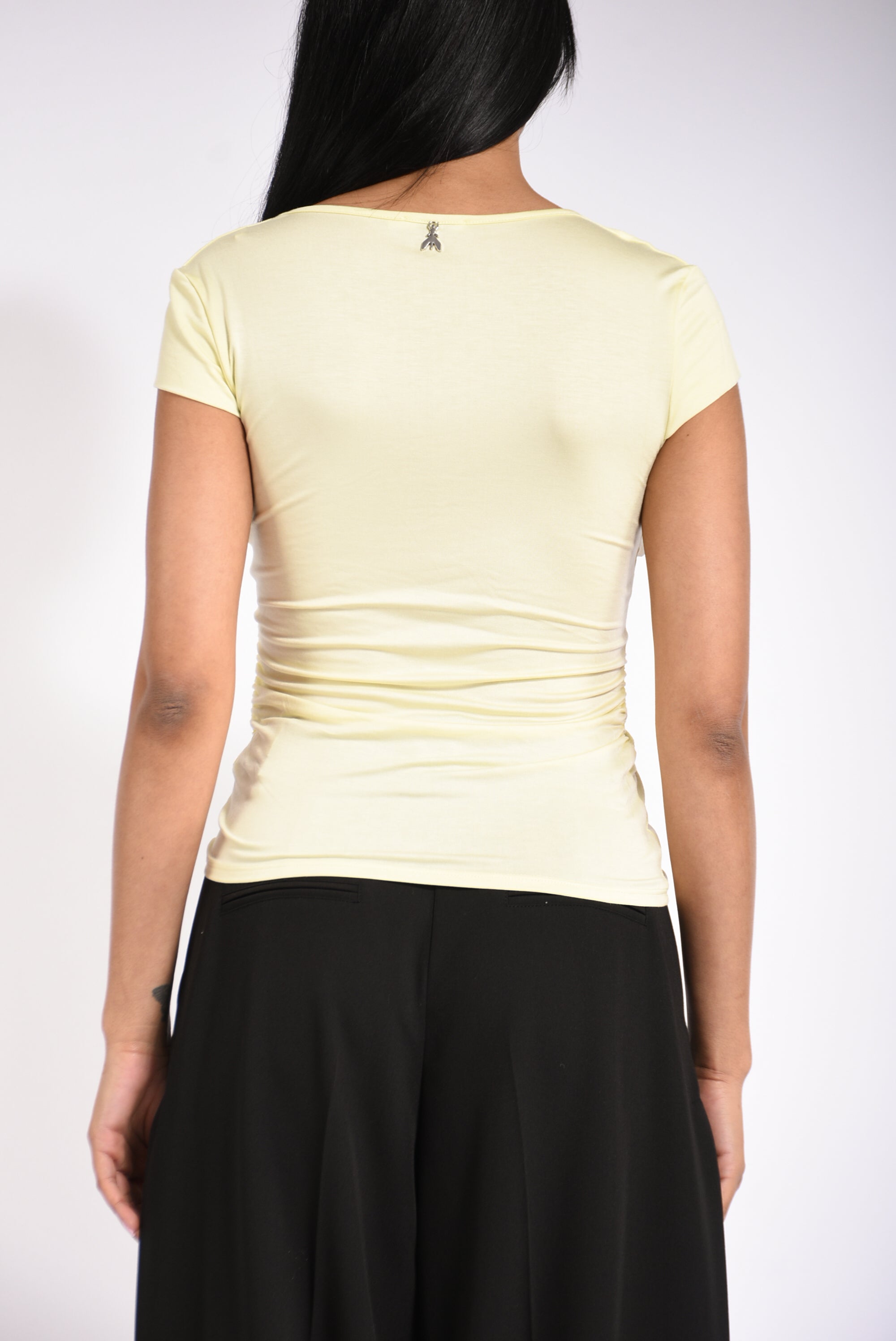 T-shirt leggera con drappeggi