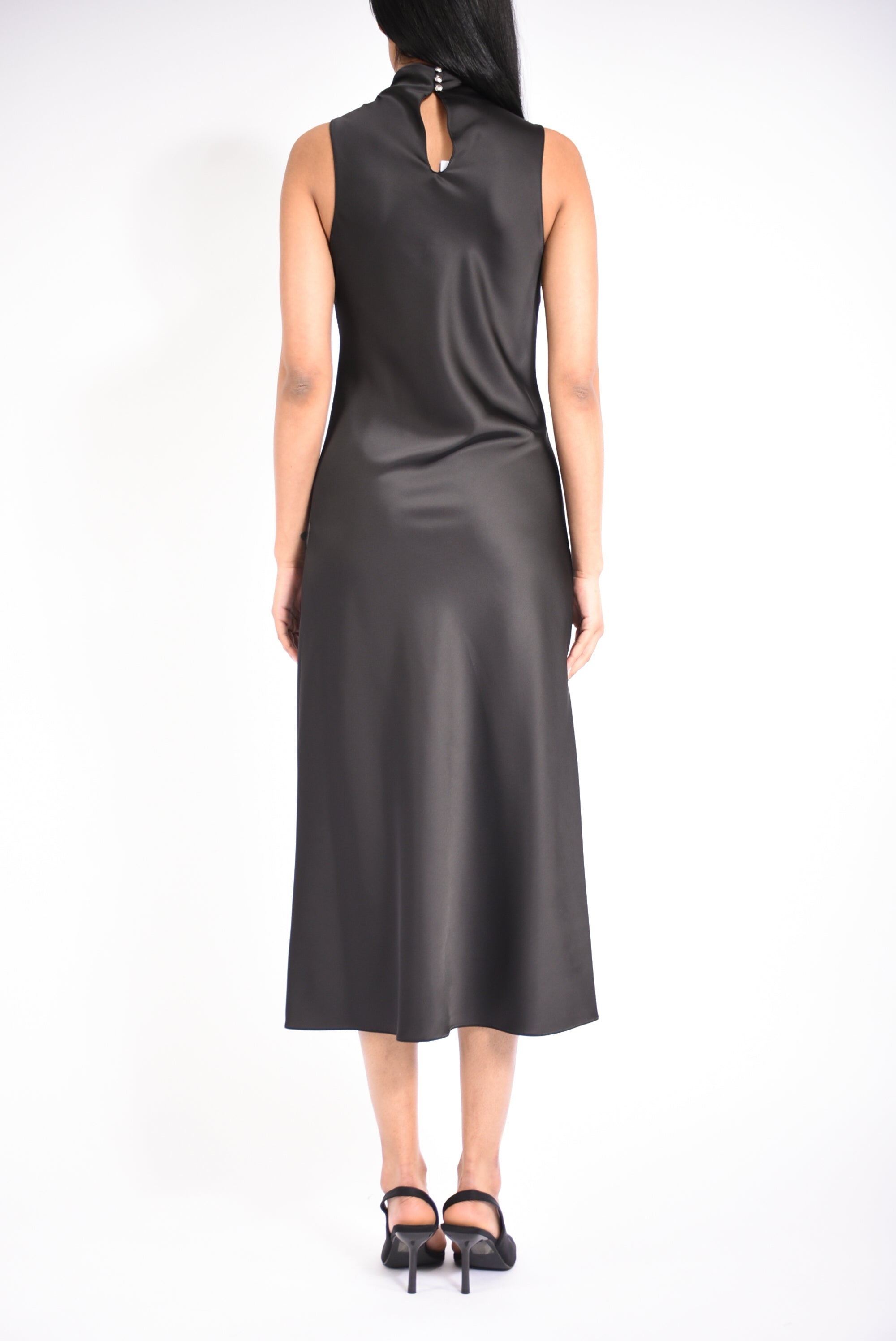 Abito lungo fluido in raso