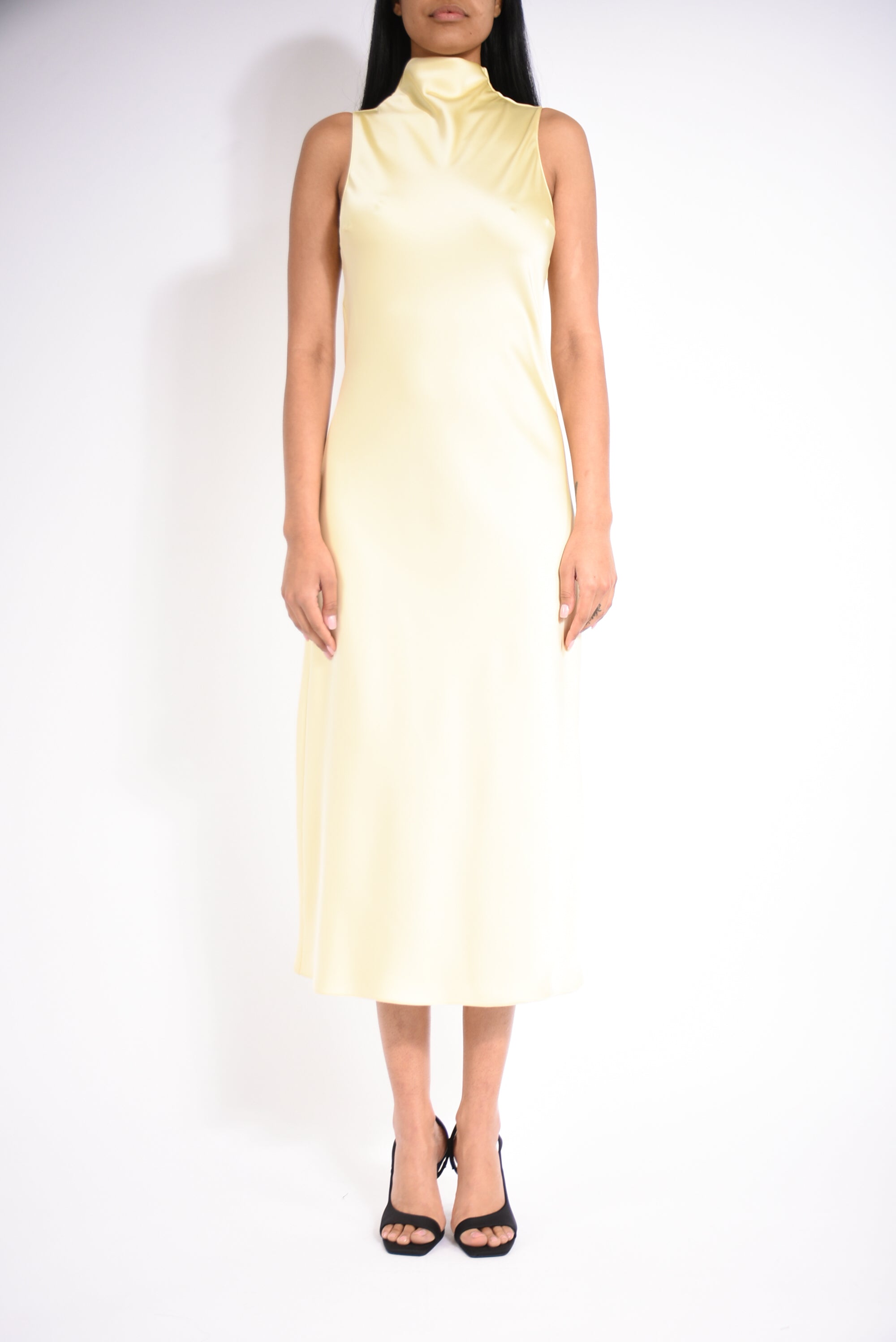 Abito lungo fluido in raso