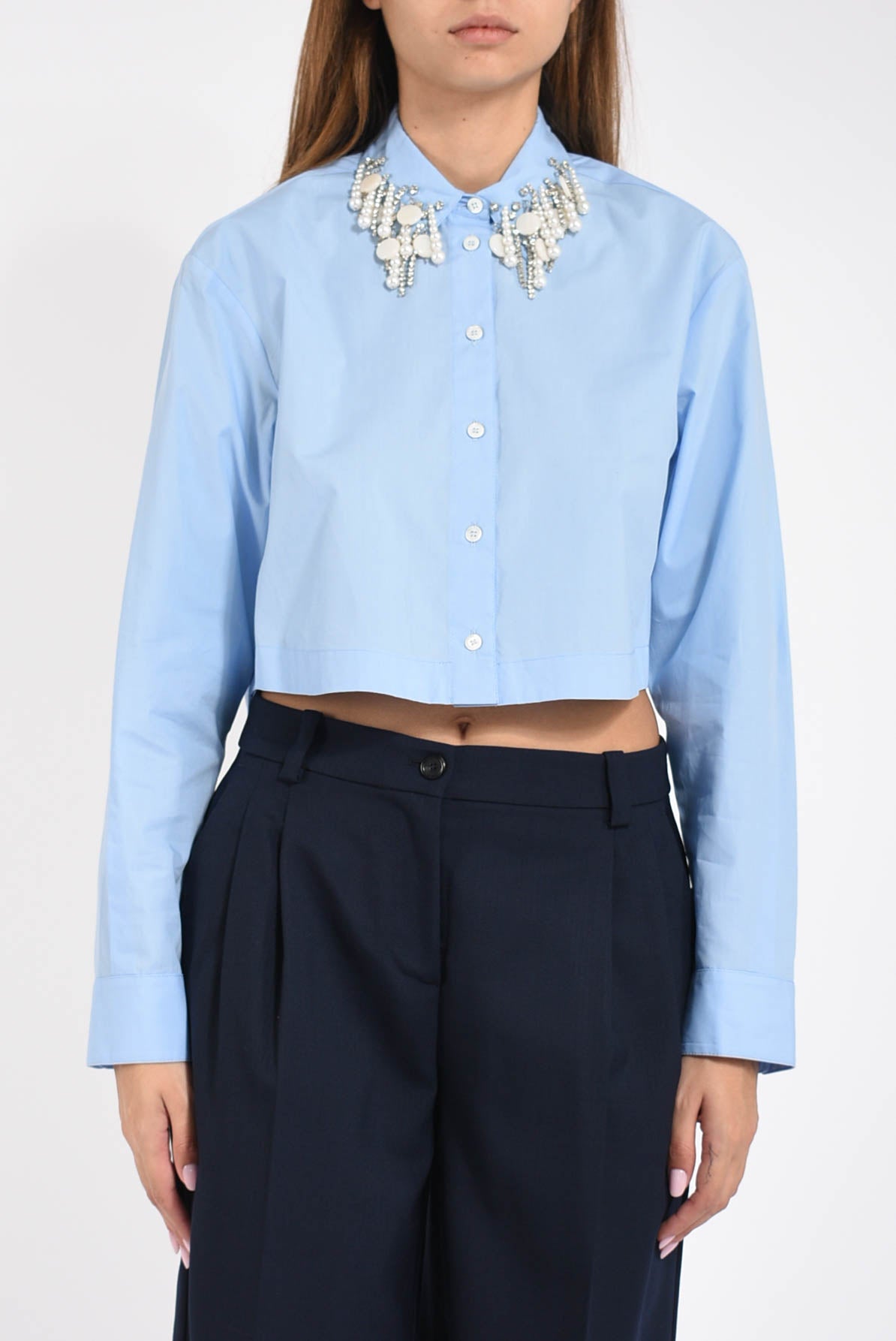 Camicia cropped con applicazioni
