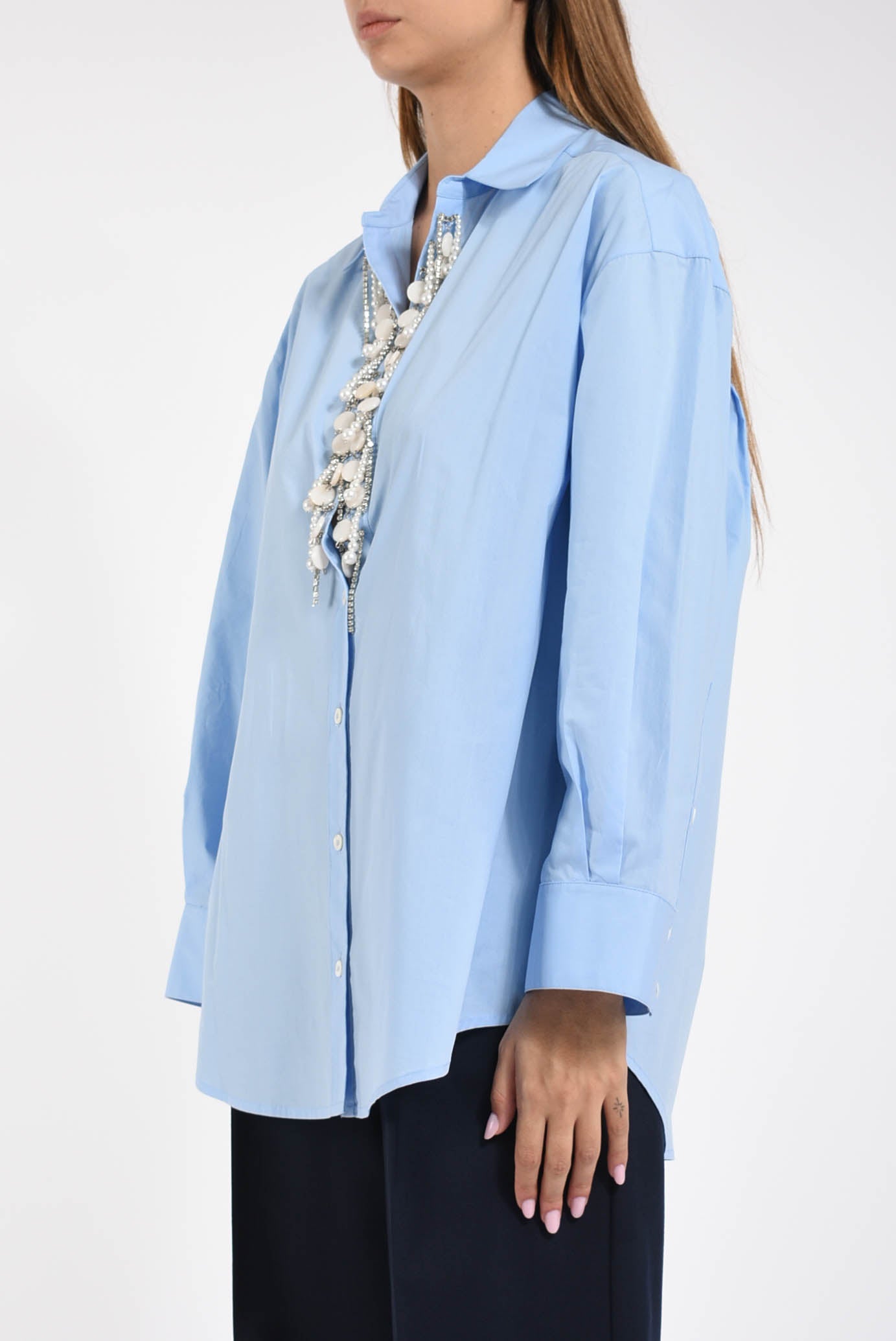 Camicia con applicazioni gioiello