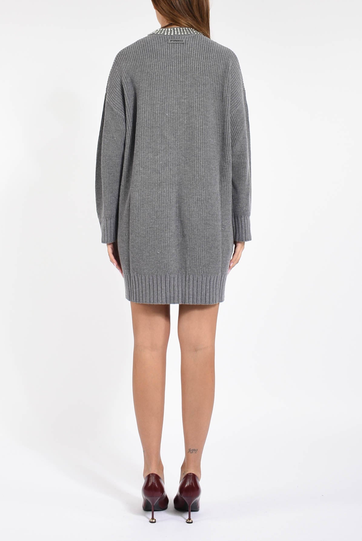 abito in maglia con collo strass