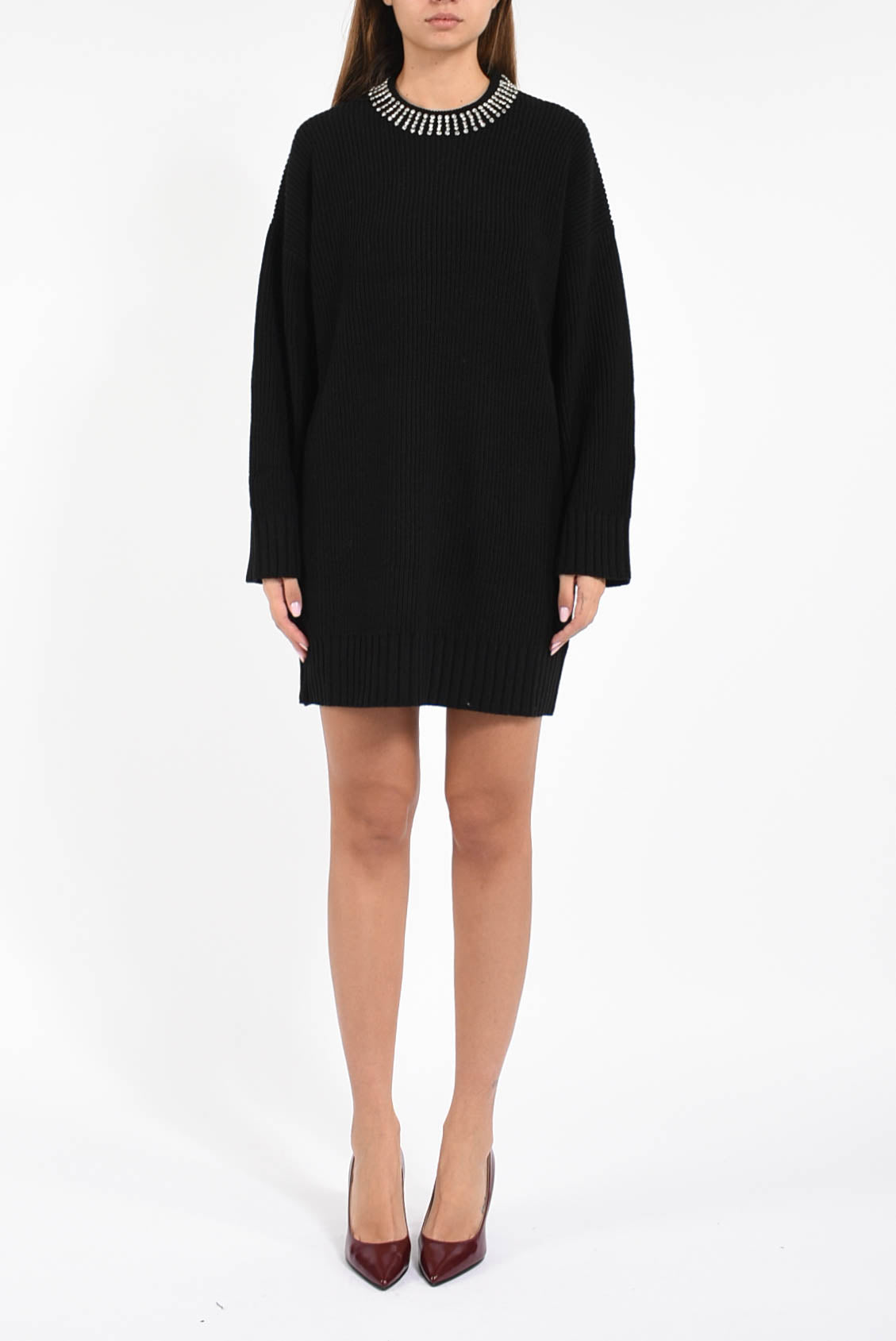 abito in maglia con collo strass
