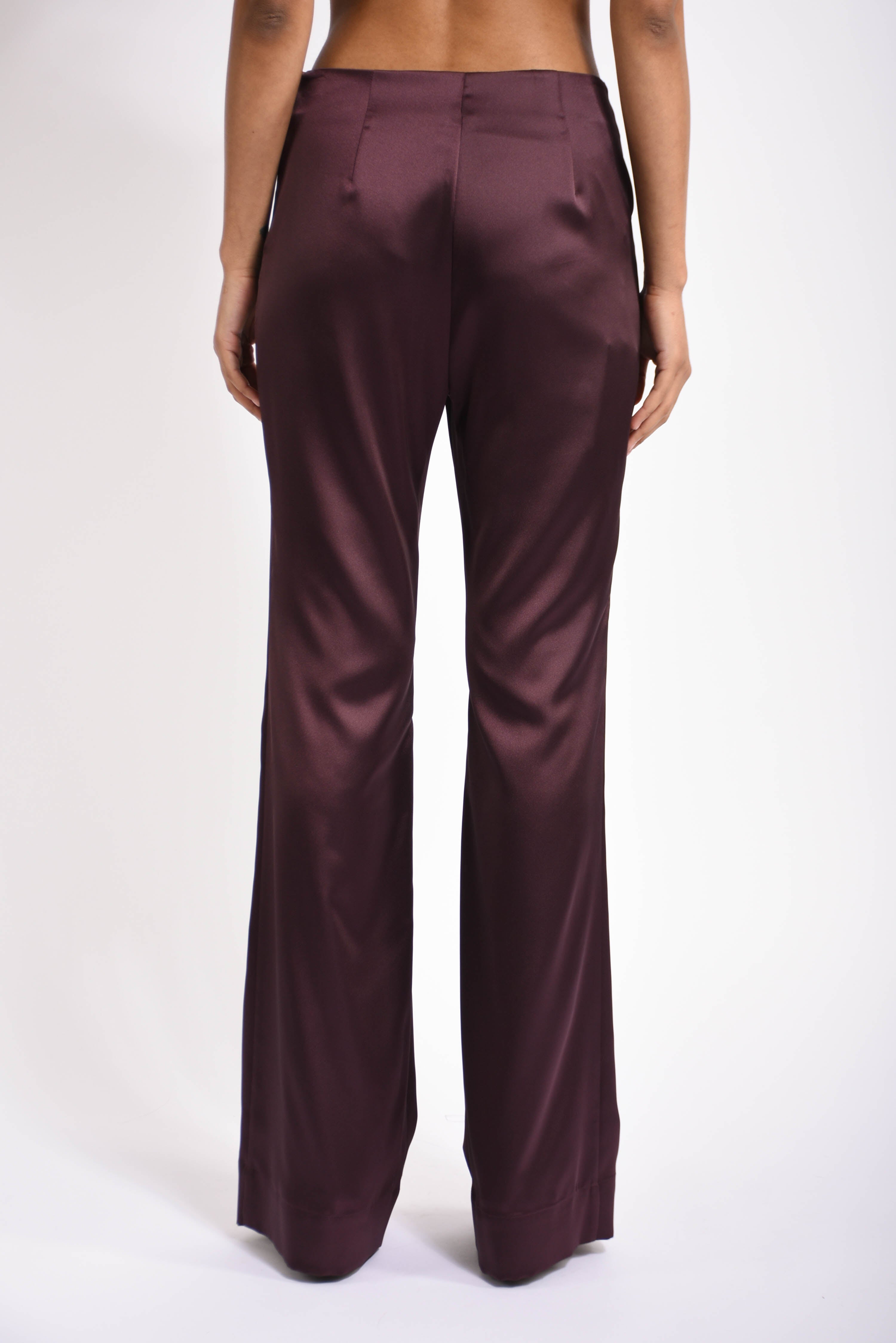 Pantaloni svasati in satin pinolo