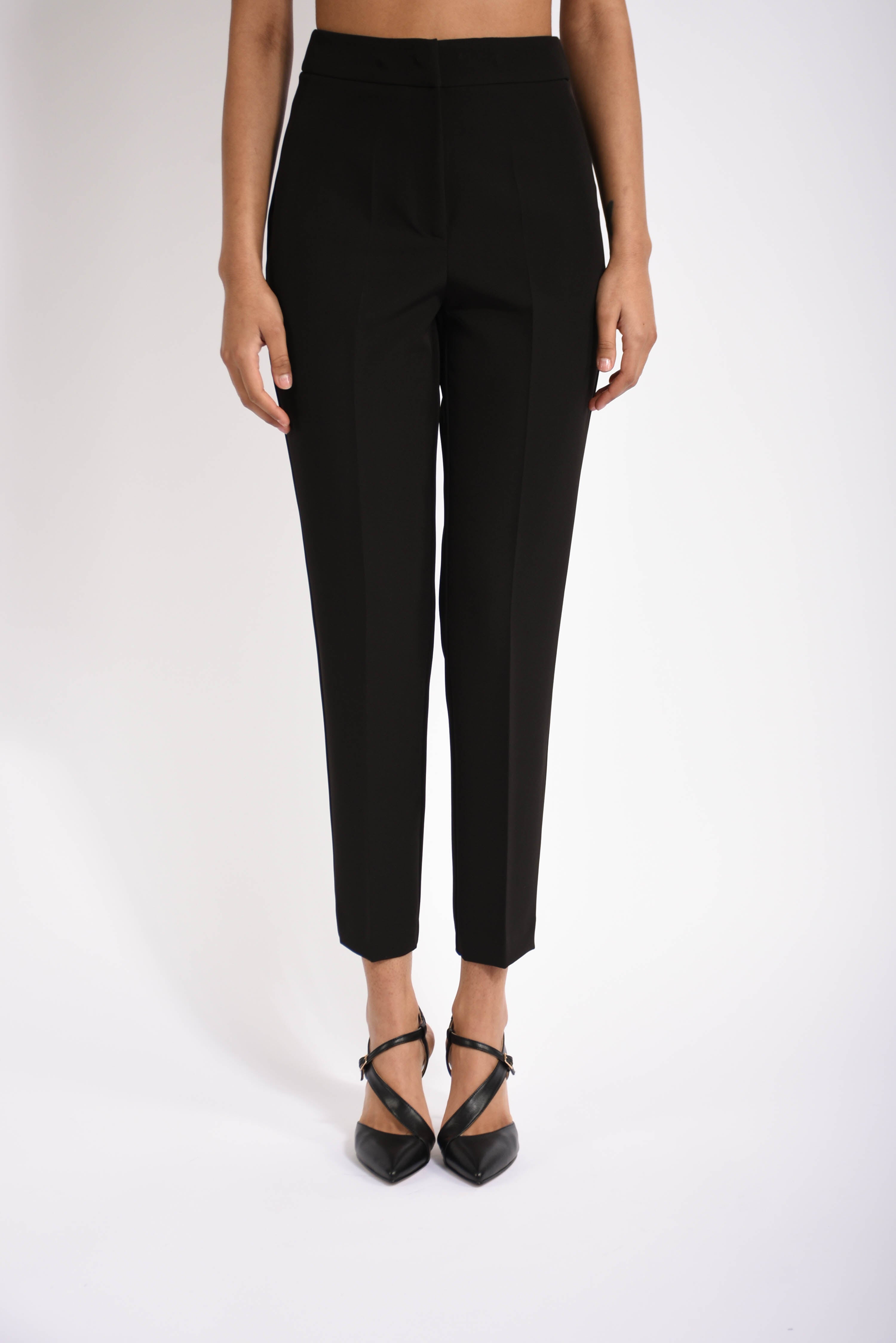 pantaloni a sigaretta