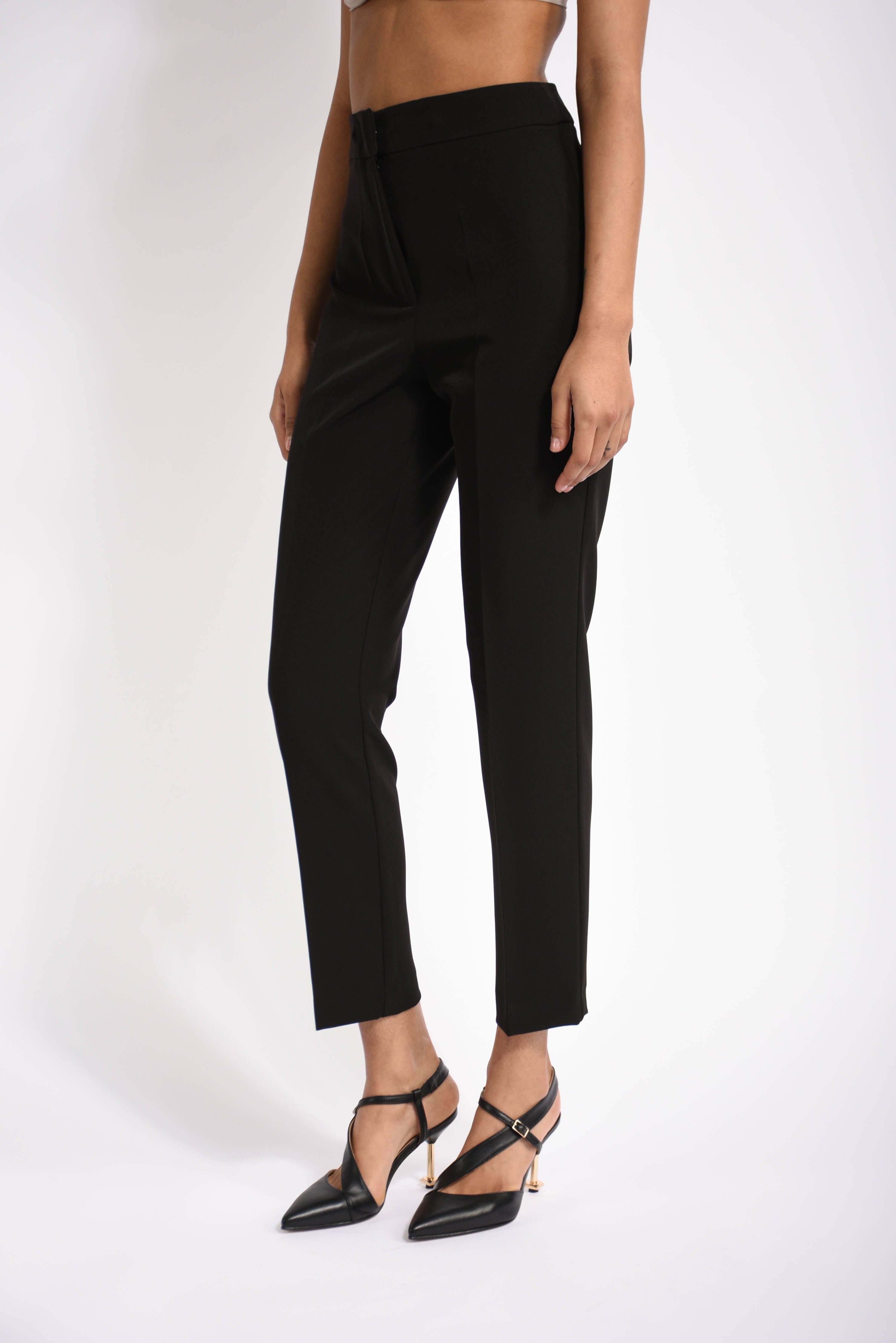 pantaloni a sigaretta