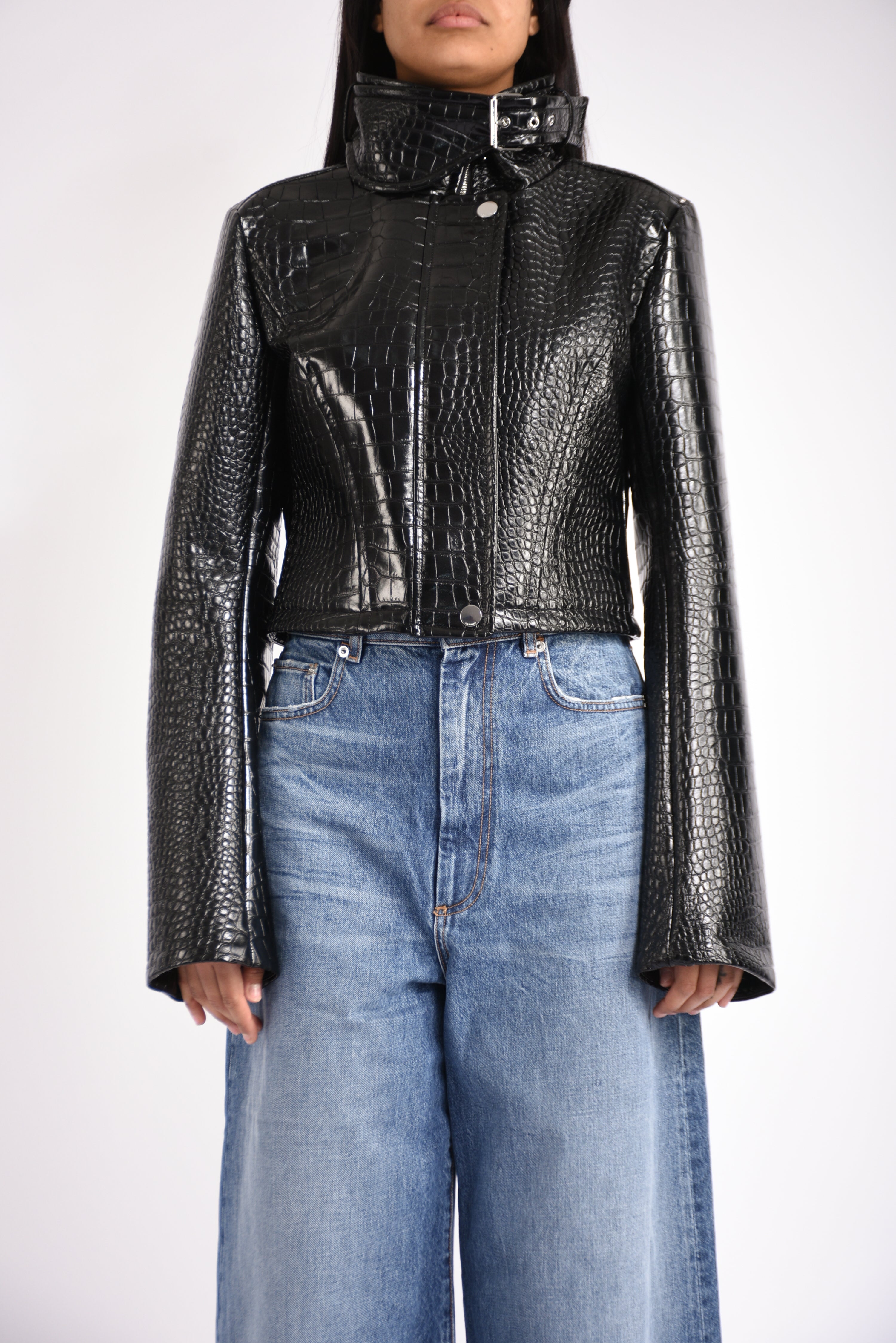 giacca cropped in vernice sultano