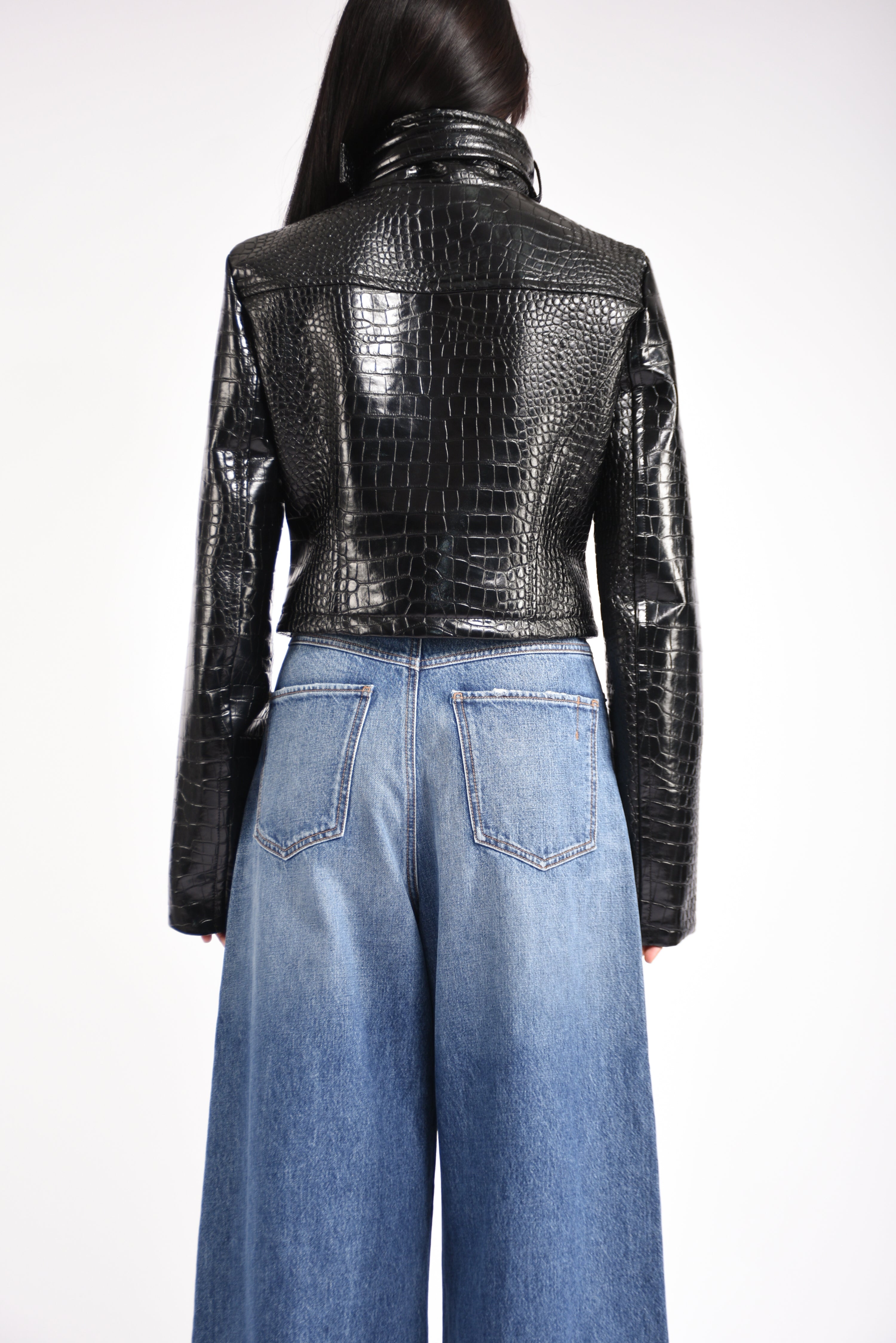 giacca cropped in vernice sultano