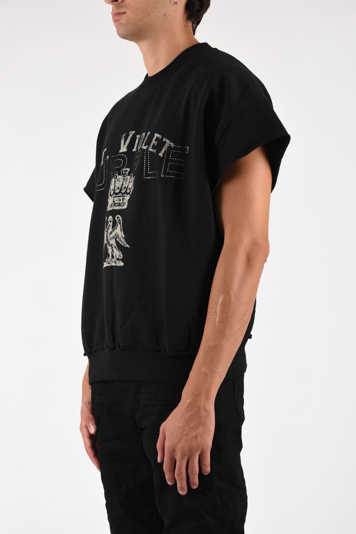 T-shirt smanicata con applicazioni