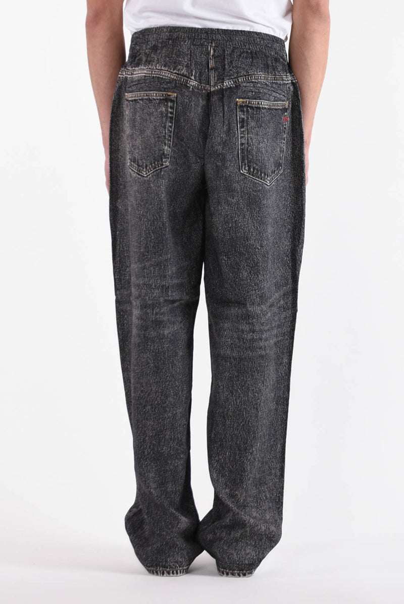 DIESEL Pantaloni stampati in viscosa