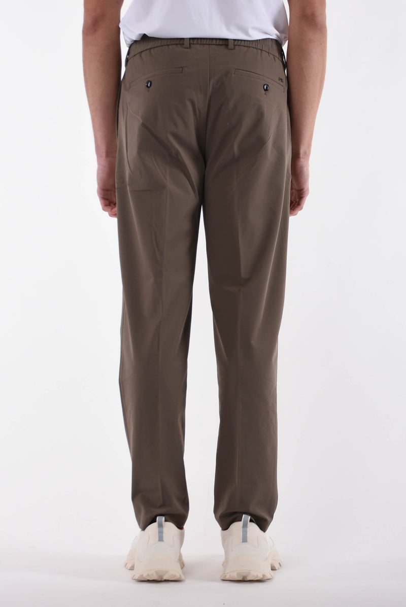 EMPORIO ARMANI Pantaloni in tessuto tecnico