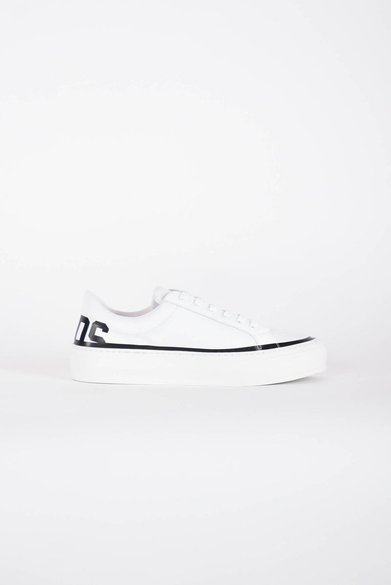 GCDS Sneakers logo