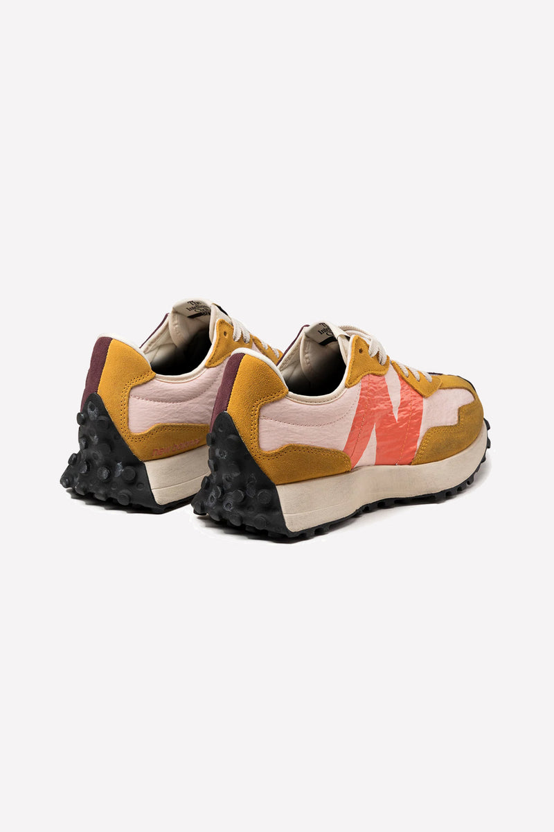 NEW BALANCE Leather sneakers